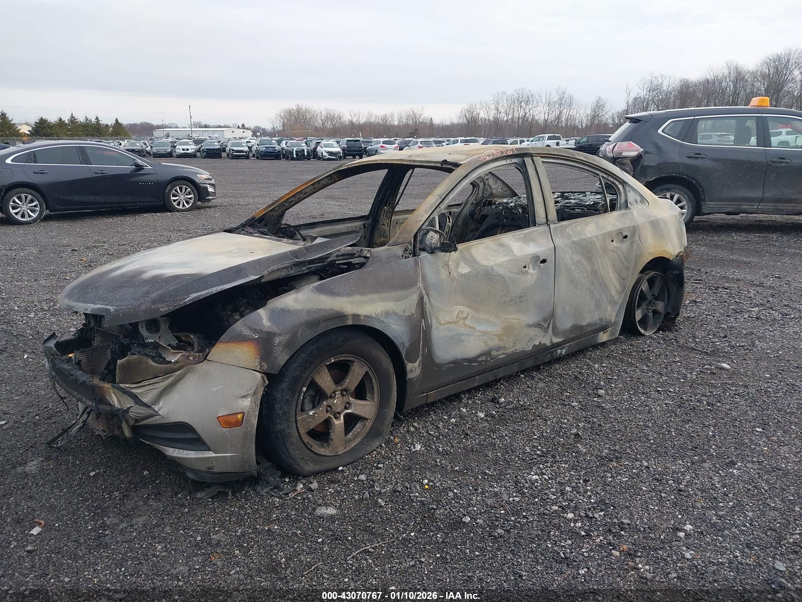CHEVROLET CRUZE image 2