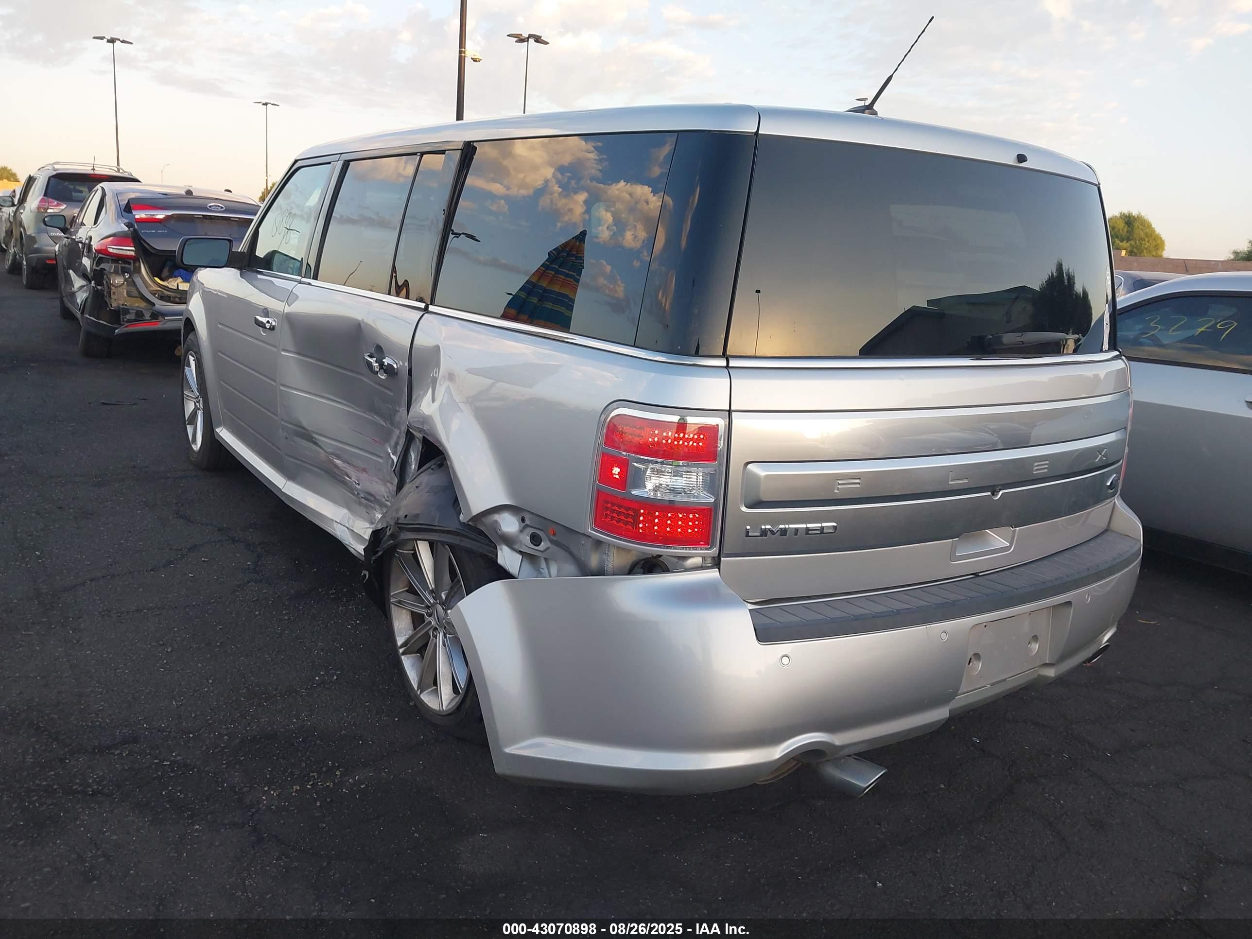 FORD FLEX image 3