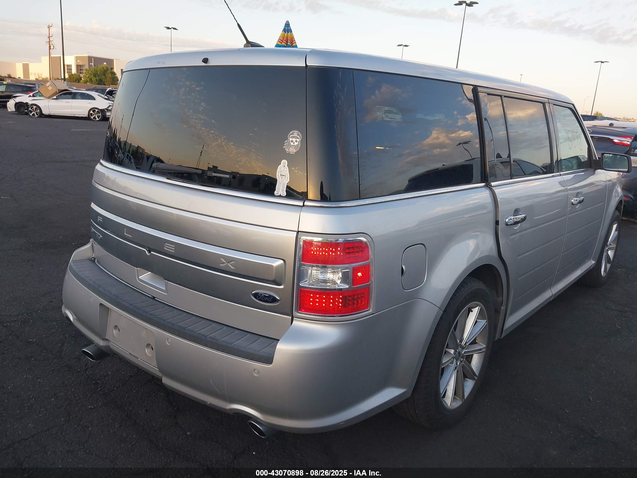 FORD FLEX image 4