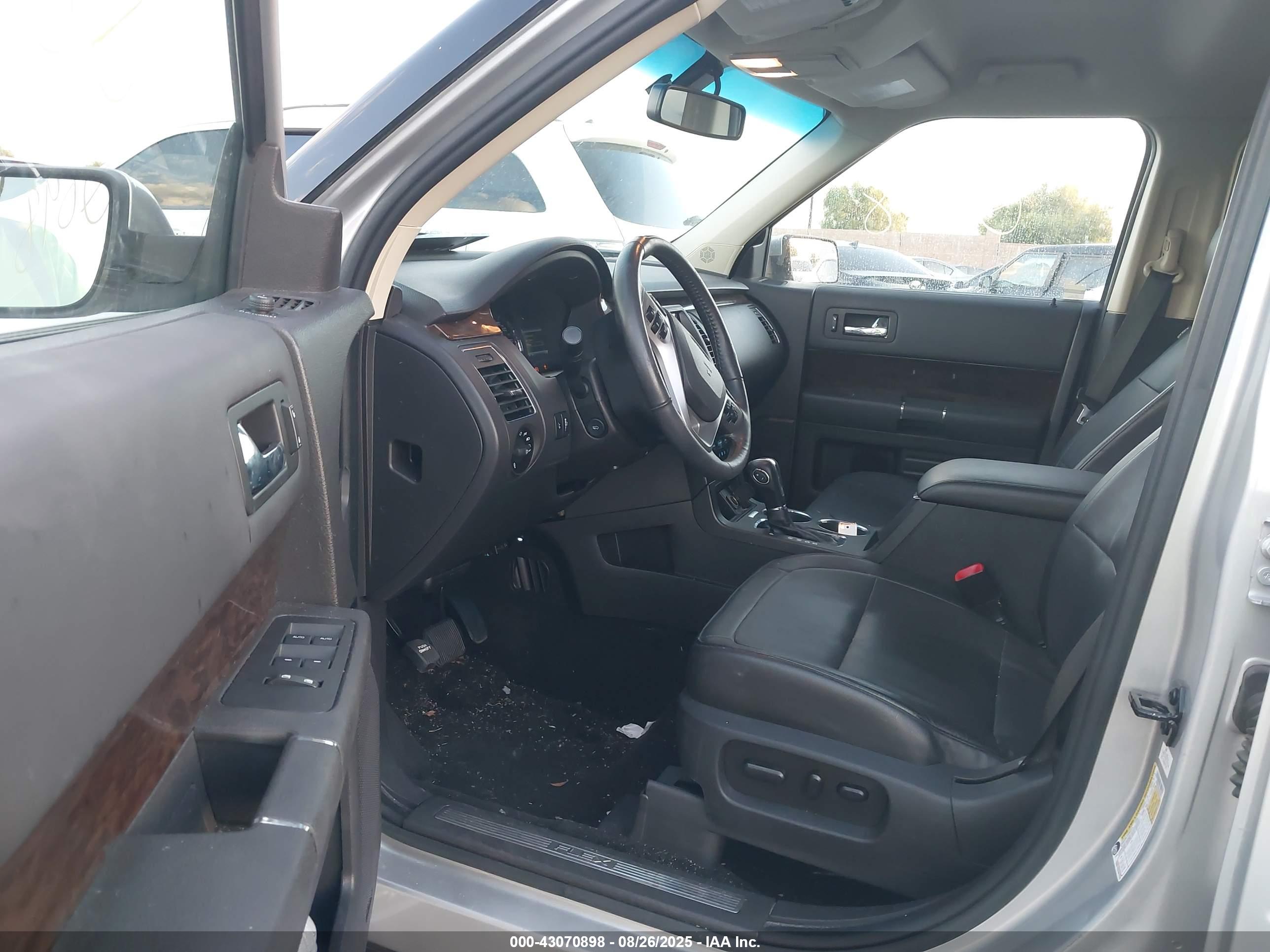FORD FLEX image 5