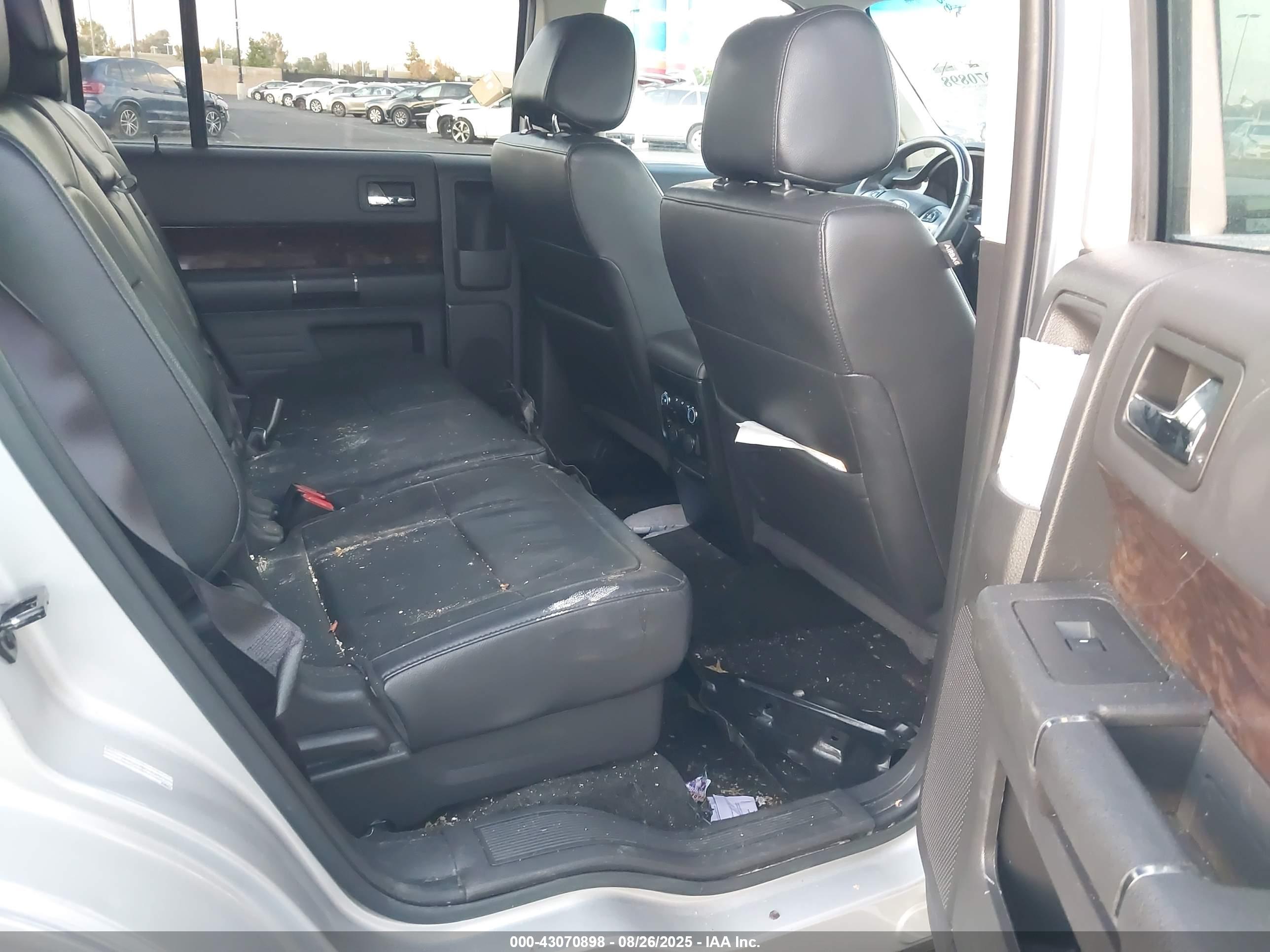FORD FLEX image 8