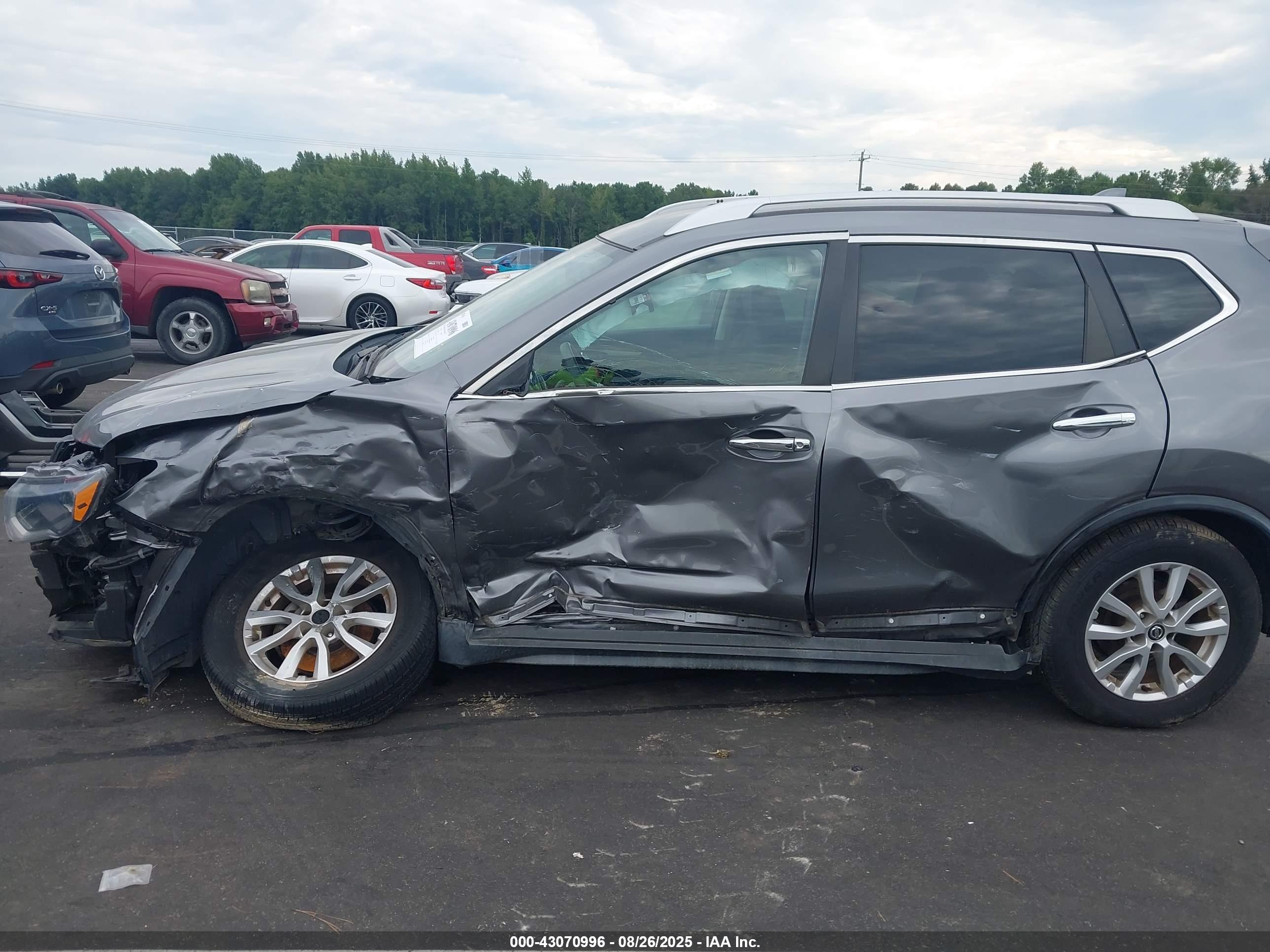 NISSAN ROGUE image 6