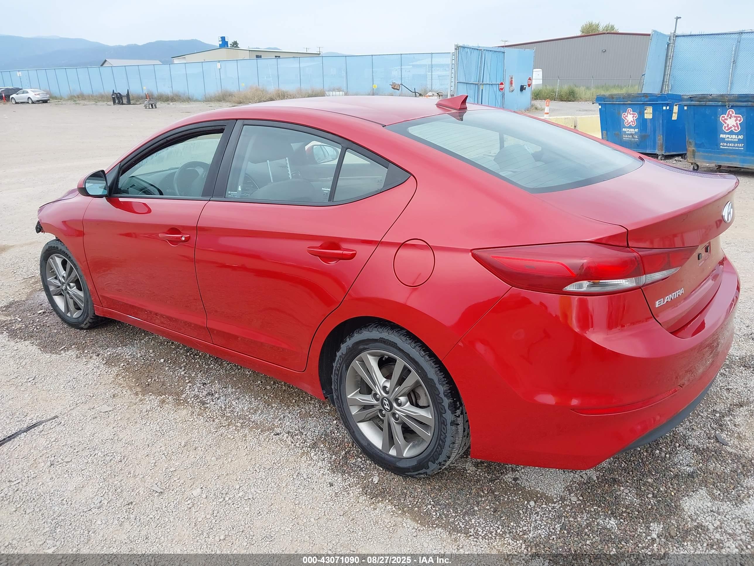 HYUNDAI ELANTRA image 3