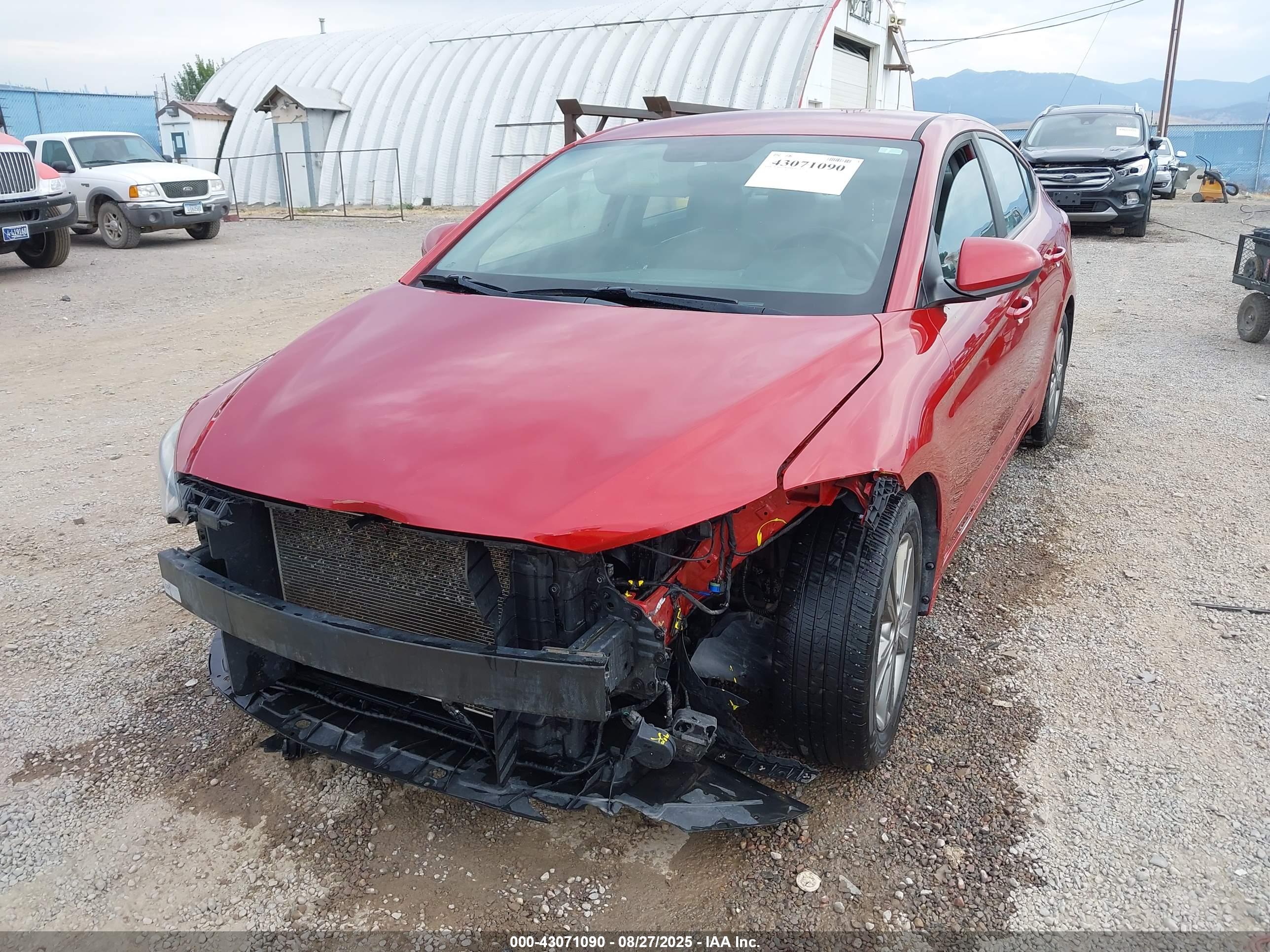 HYUNDAI ELANTRA image 6