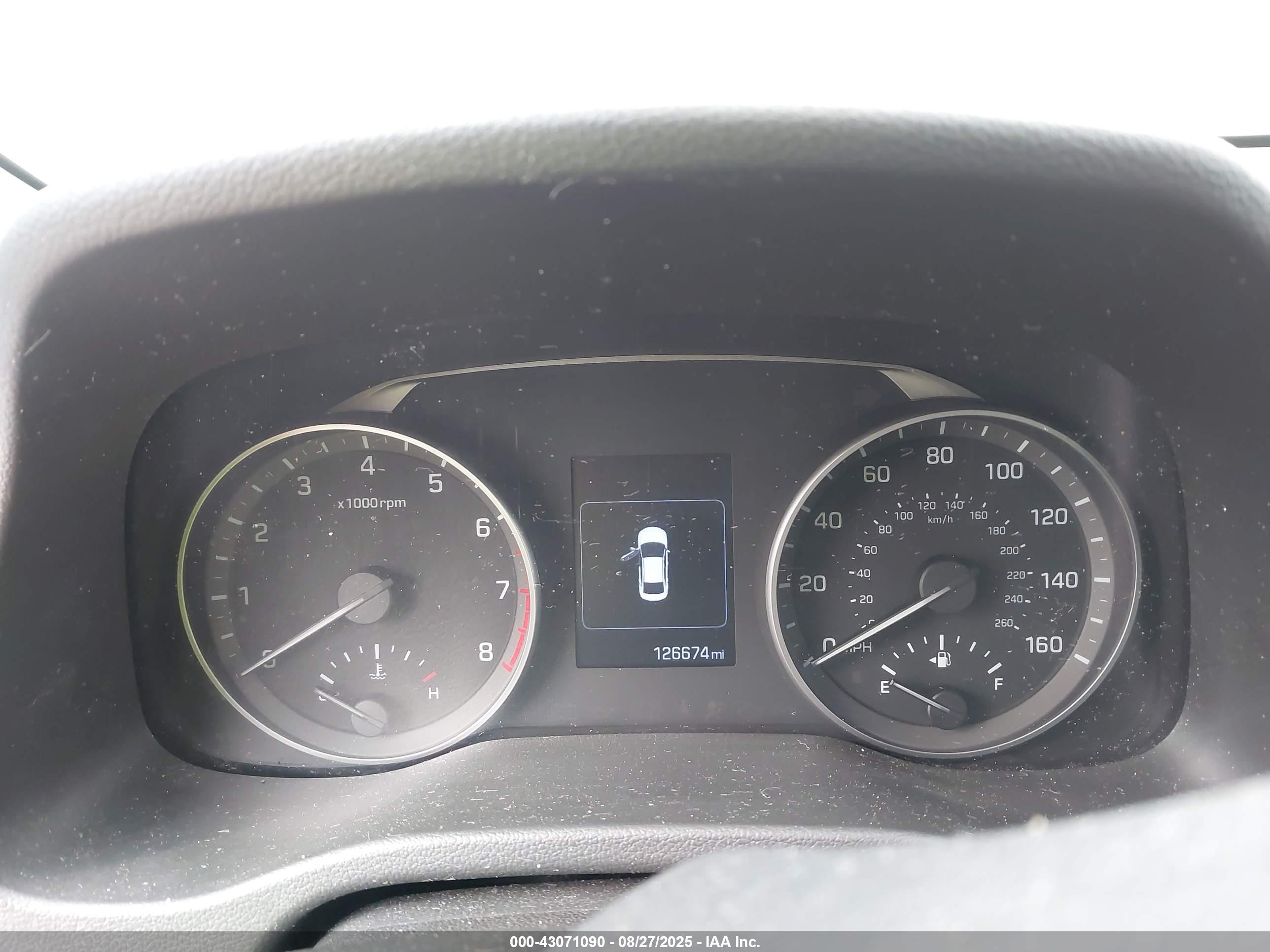 HYUNDAI ELANTRA image 7
