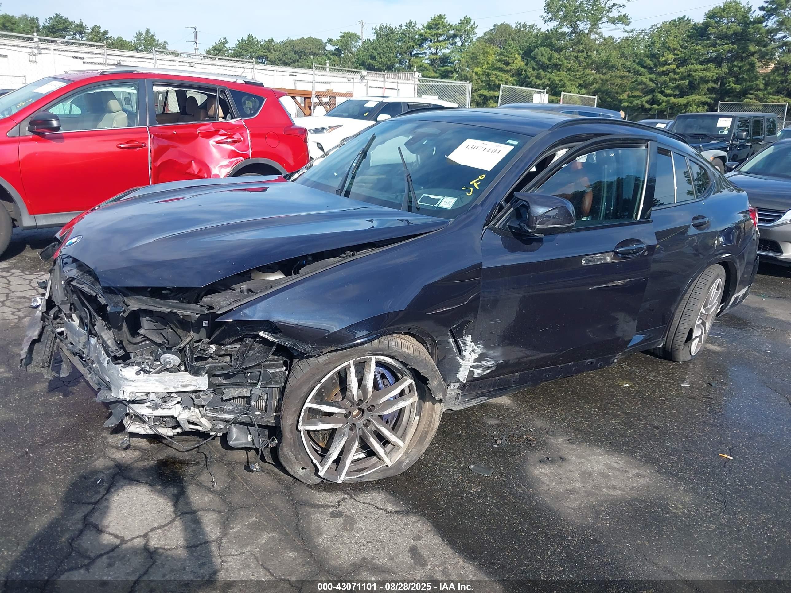 BMW X4 image 2