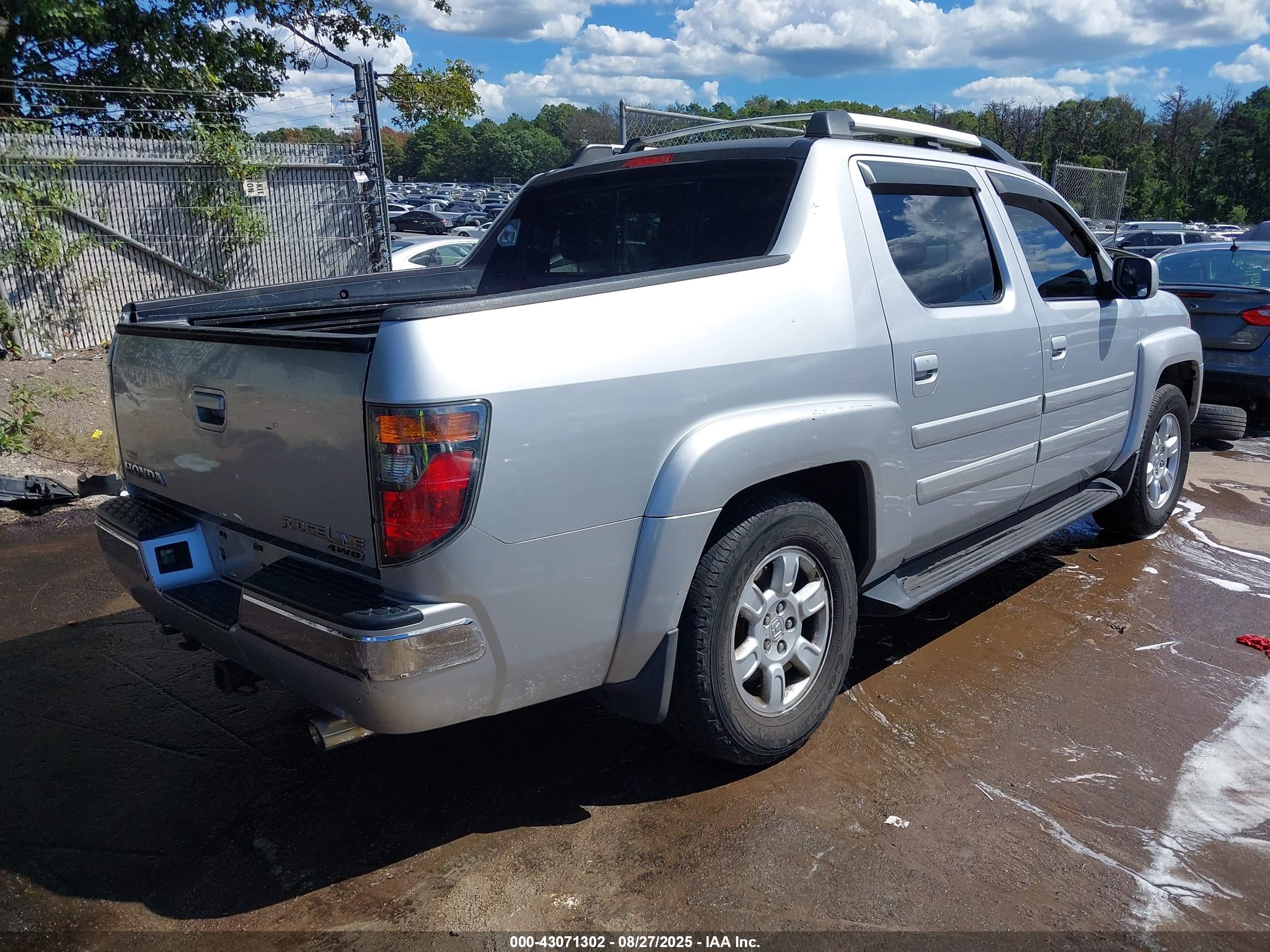 HONDA RIDGELINE image 4