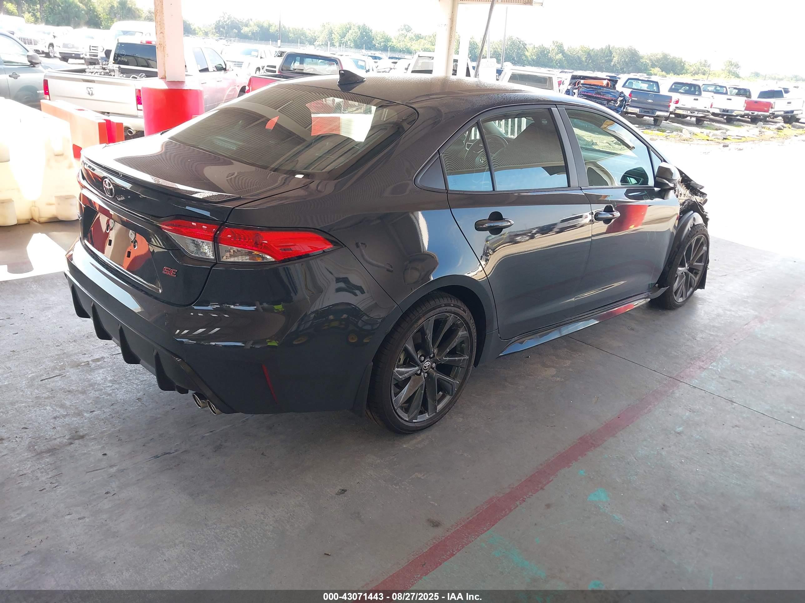TOYOTA COROLLA image 4