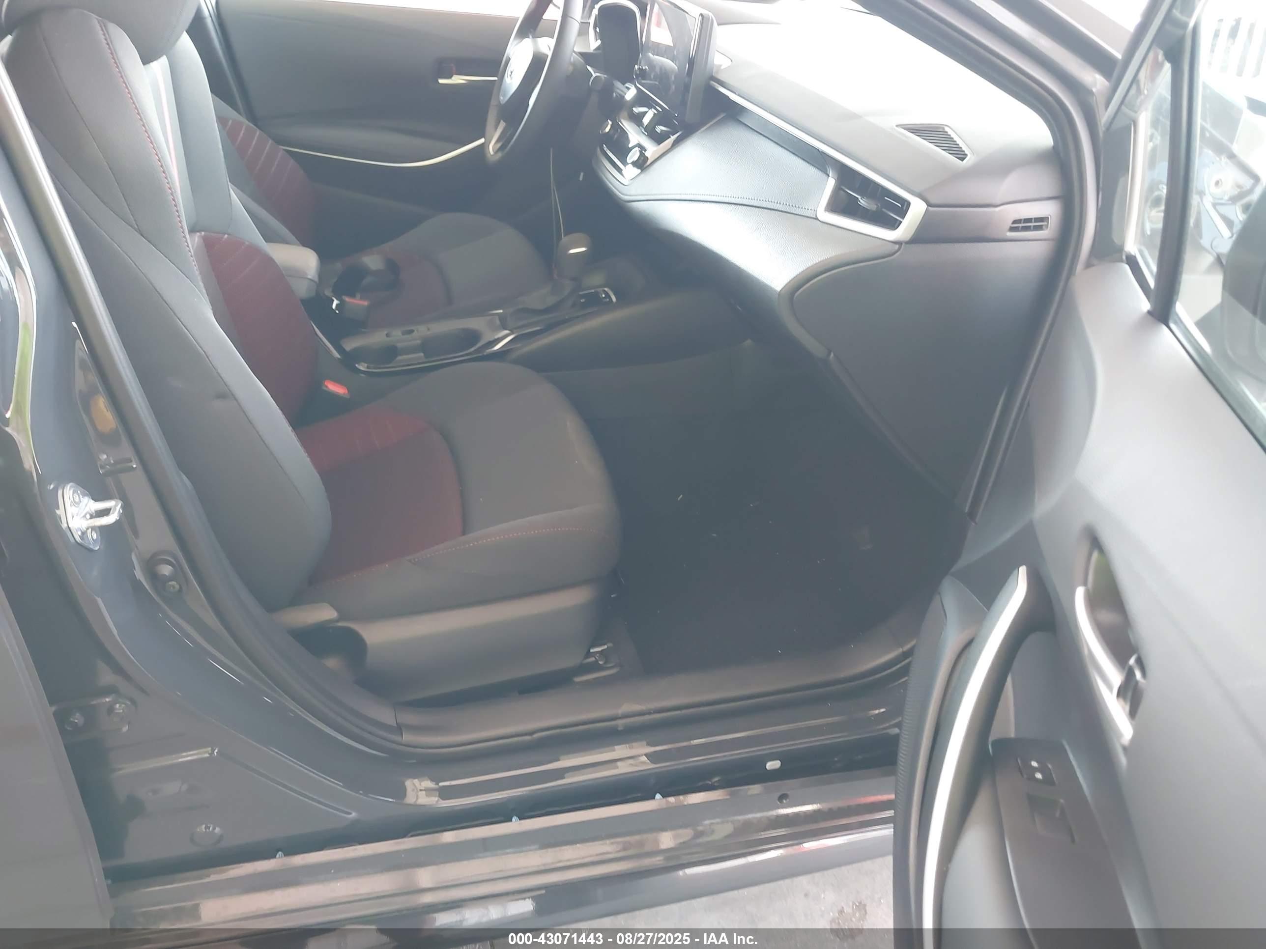 TOYOTA COROLLA image 5
