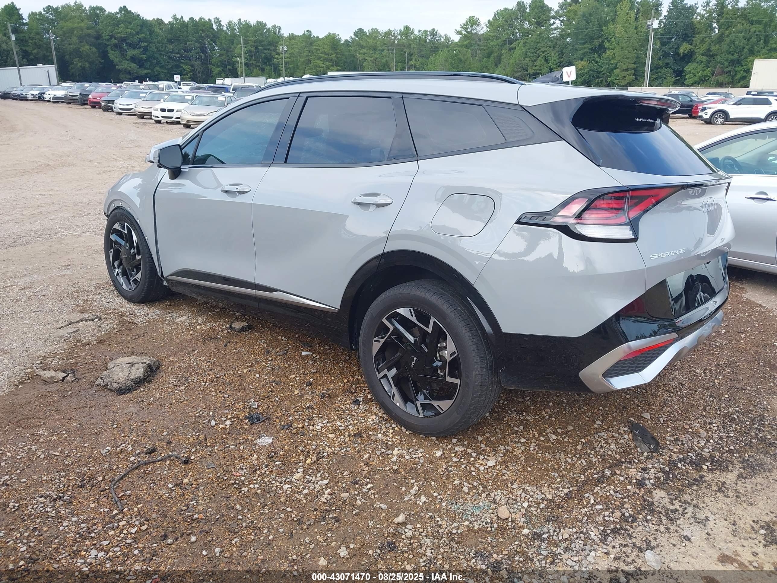 KIA SPORTAGE image 3