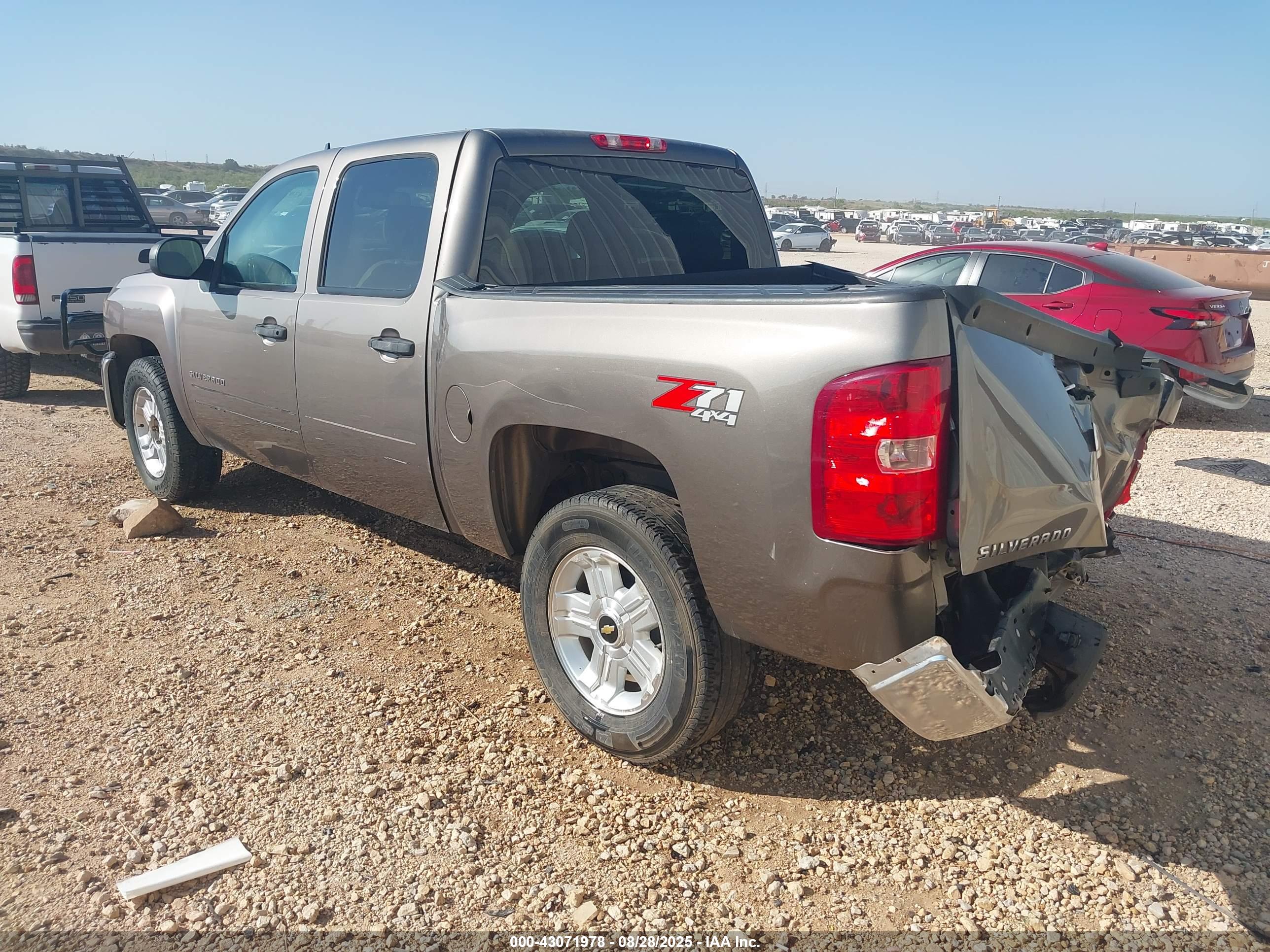 CHEVROLET SILVERADO image 3