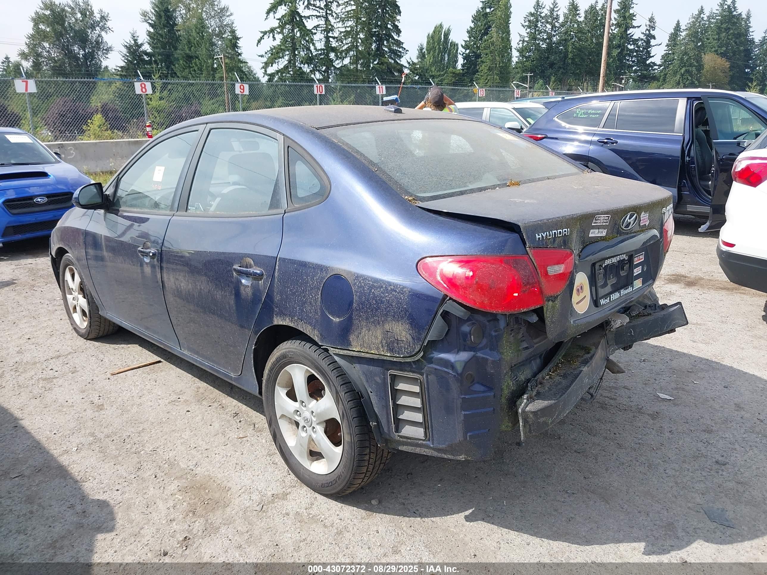 HYUNDAI ELANTRA image 3
