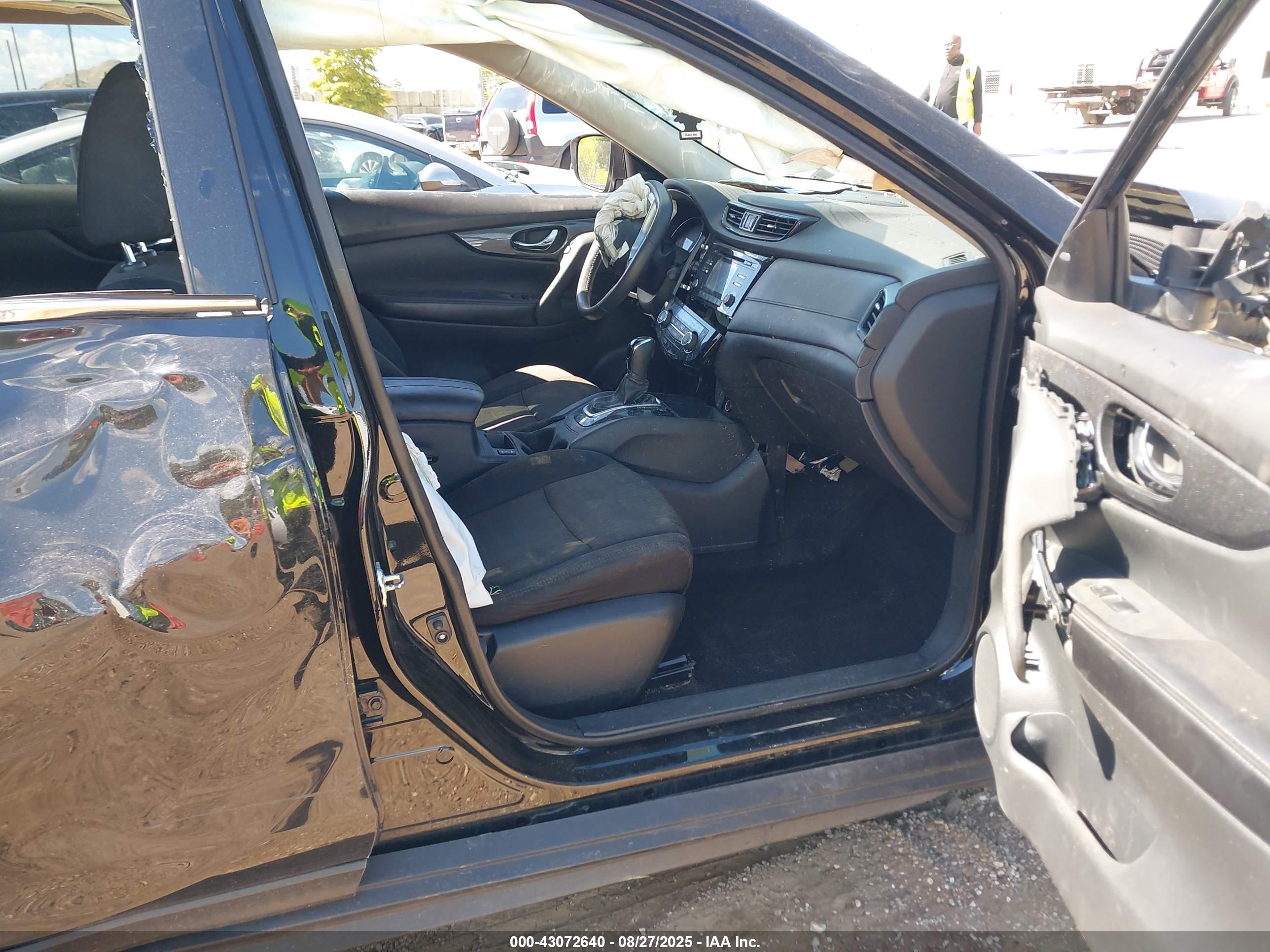 NISSAN ROGUE image 5