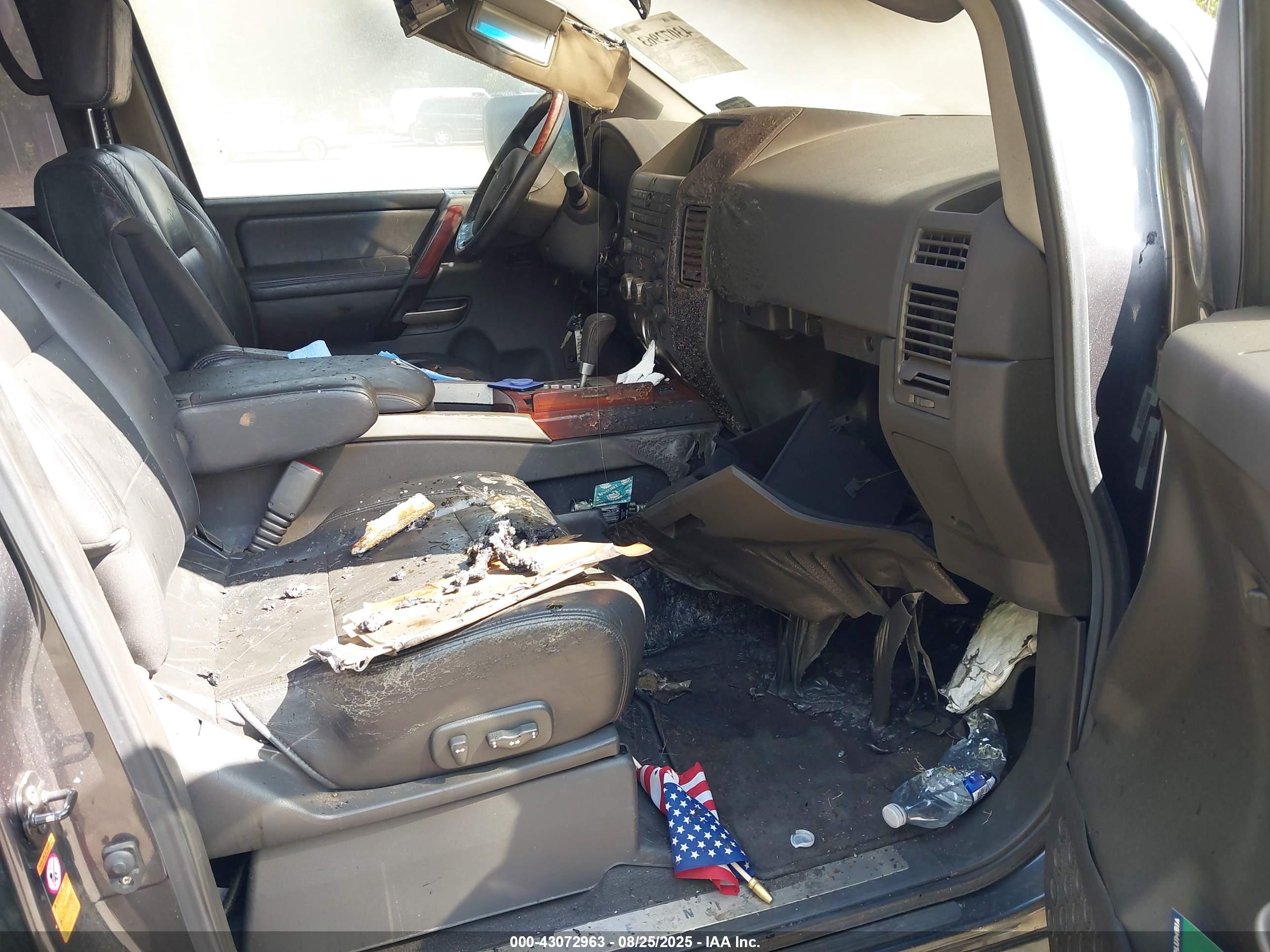 INFINITI QX56 image 5