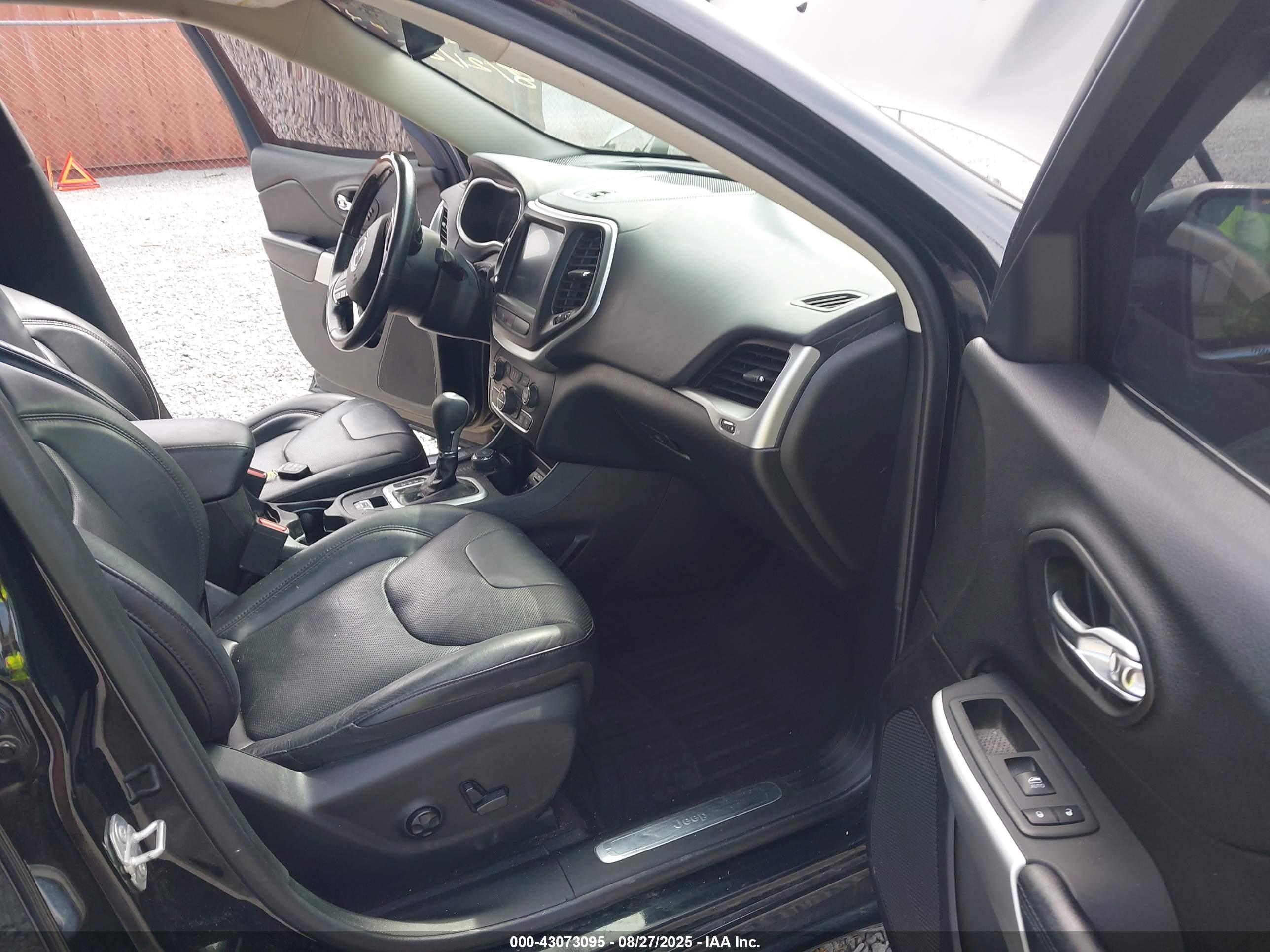 JEEP CHEROKEE image 5