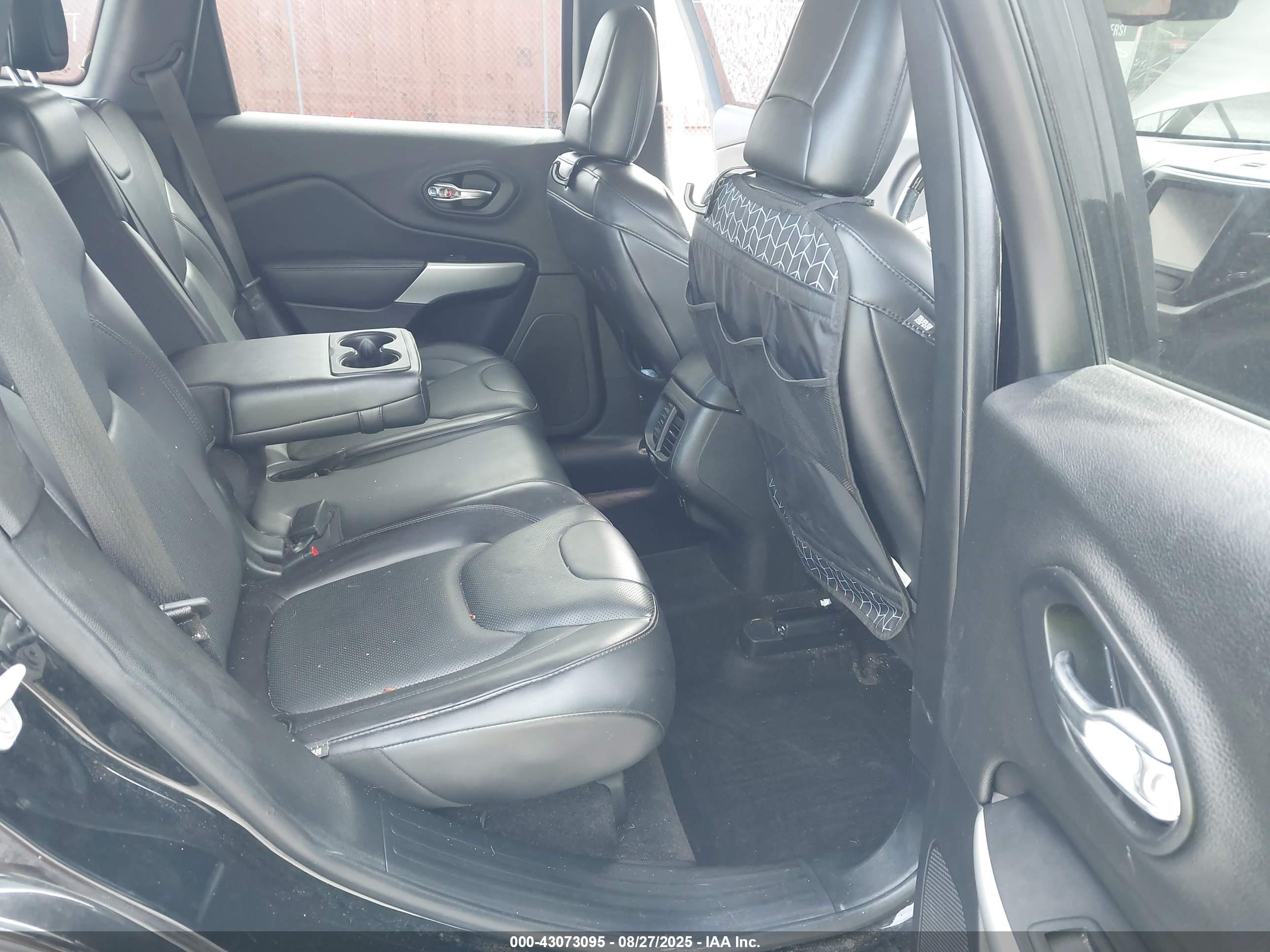 JEEP CHEROKEE image 8