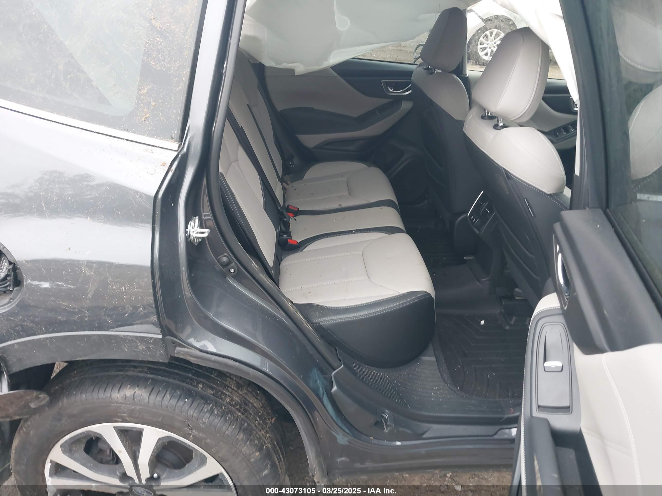 SUBARU FORESTER image 8