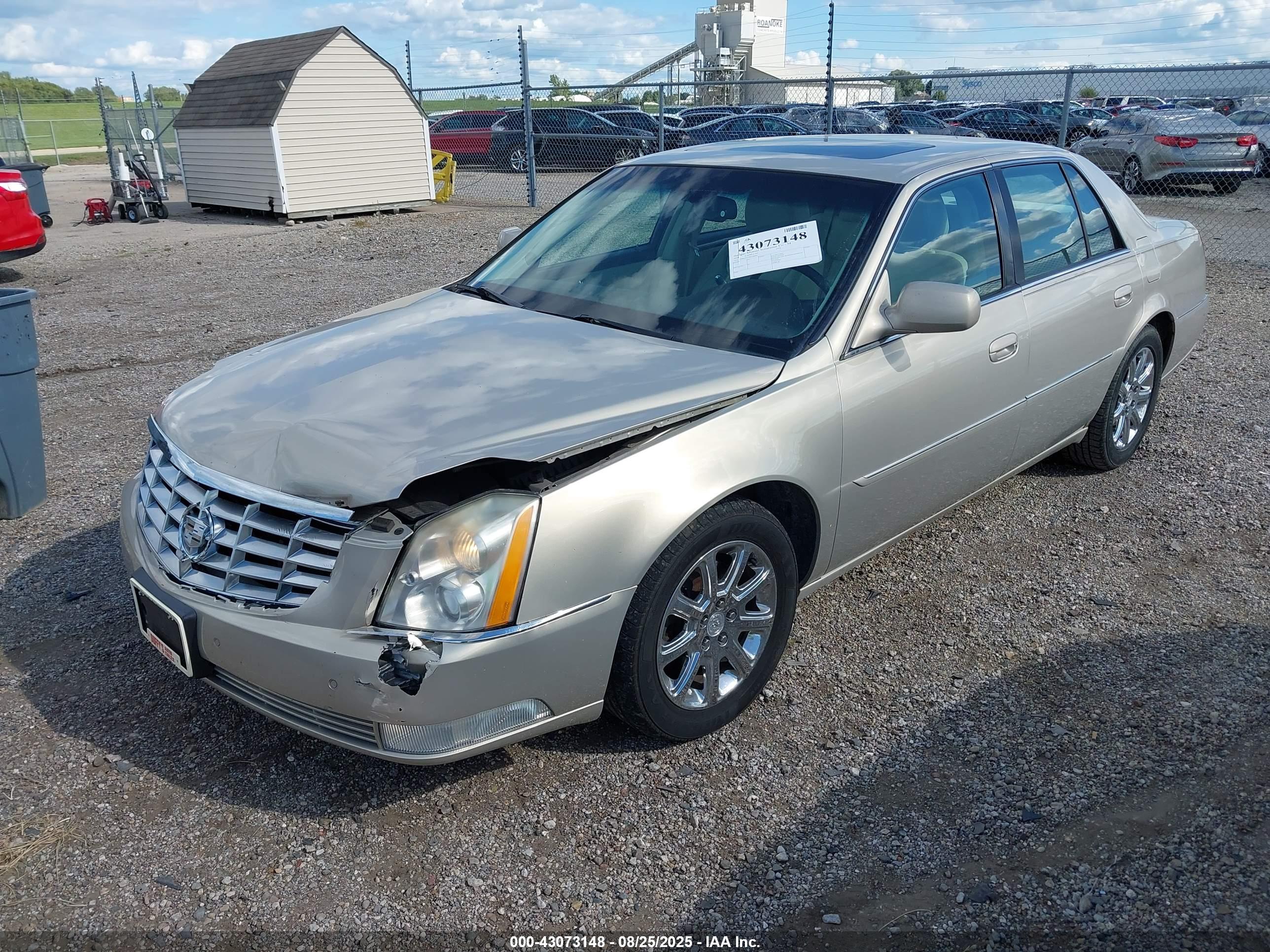 CADILLAC DTS image 2