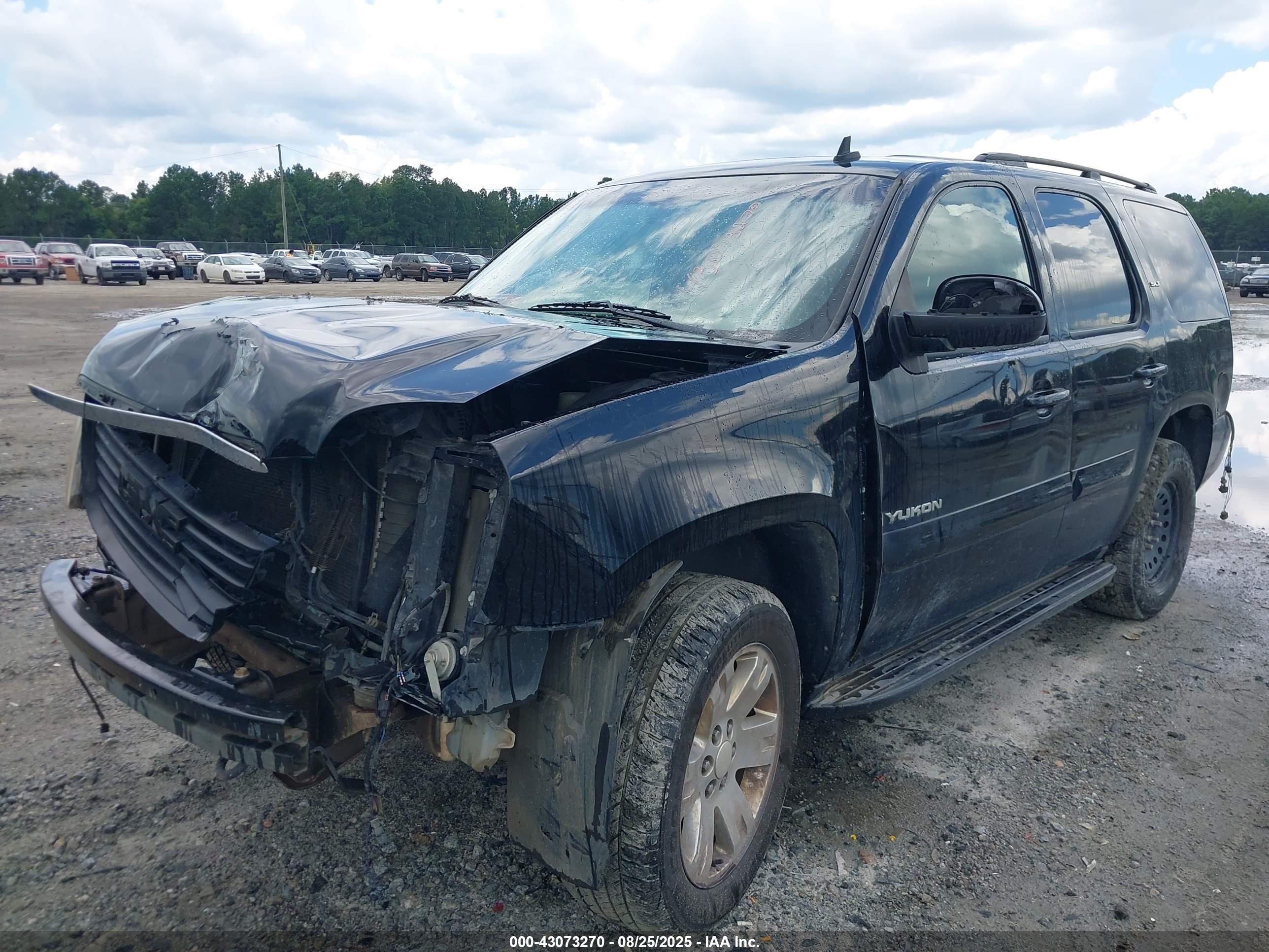 GMC YUKON image 2