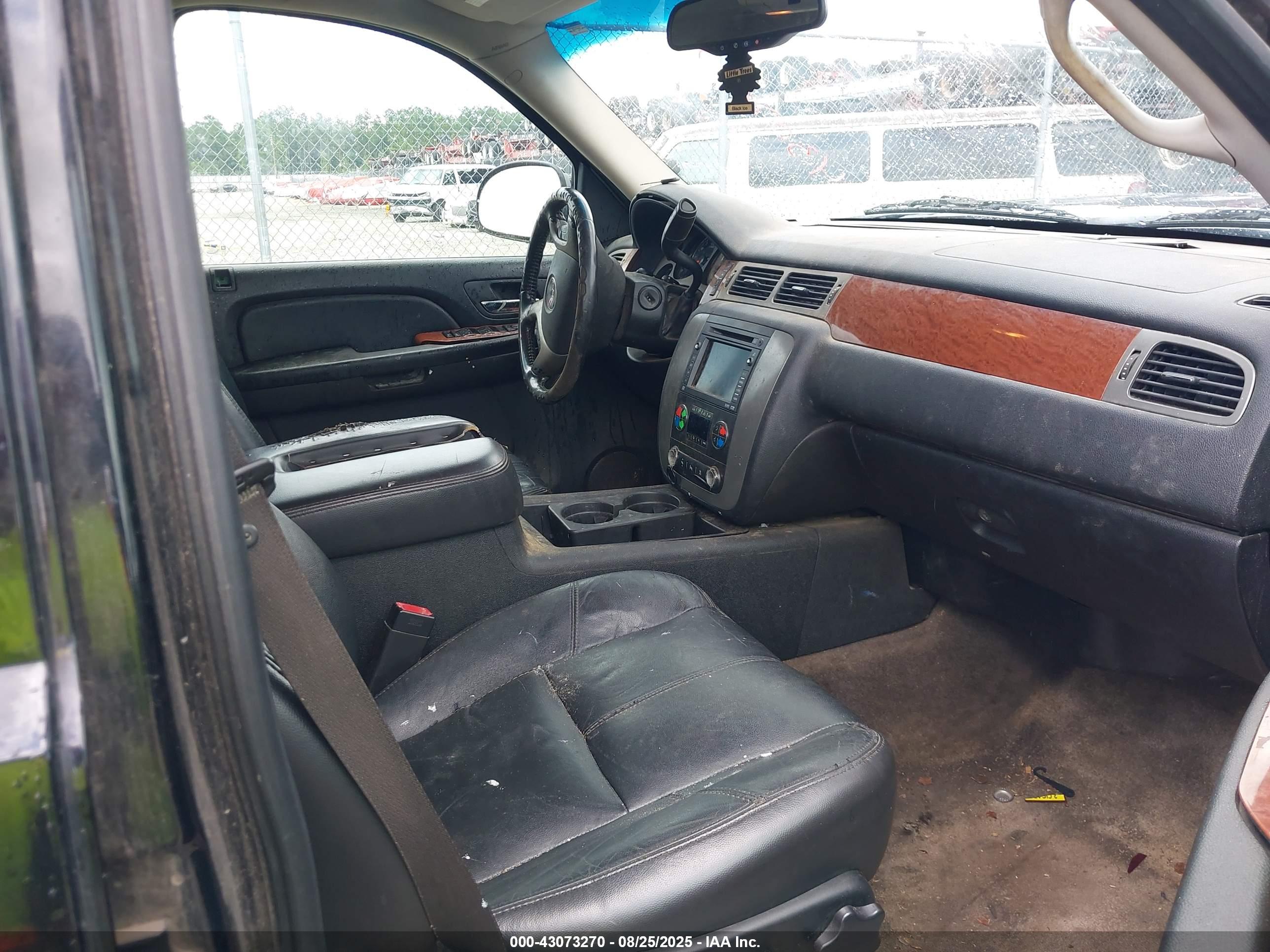 GMC YUKON image 5