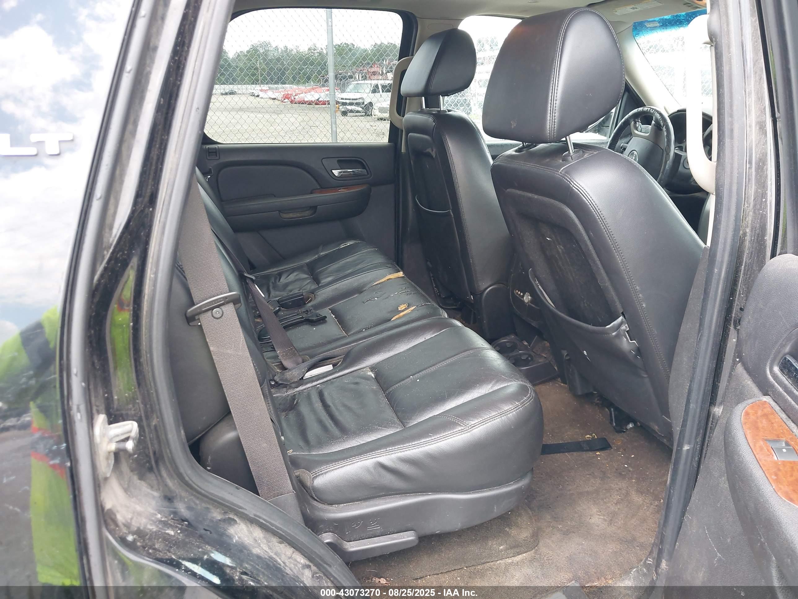 GMC YUKON image 8