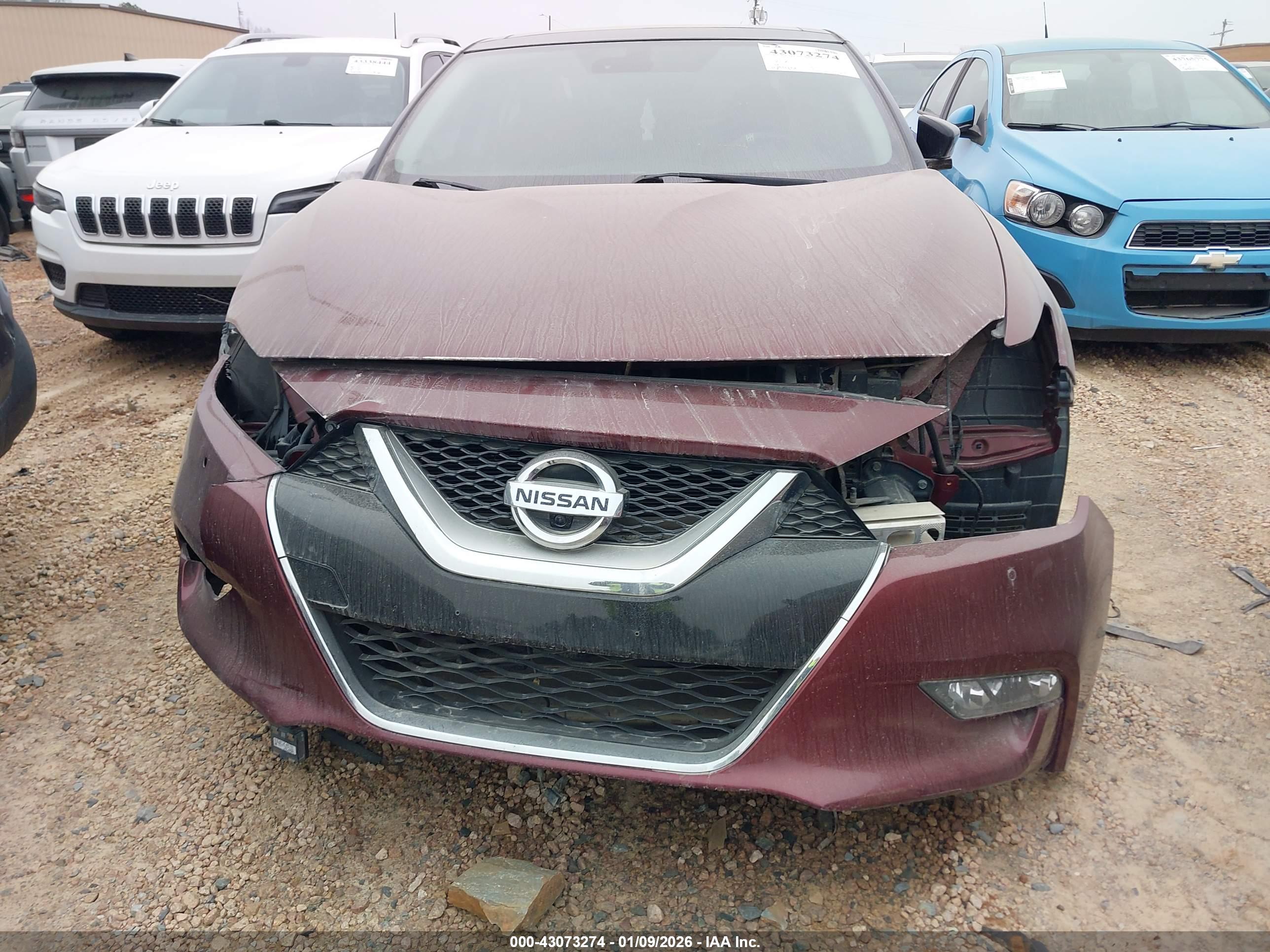 NISSAN MAXIMA image 6
