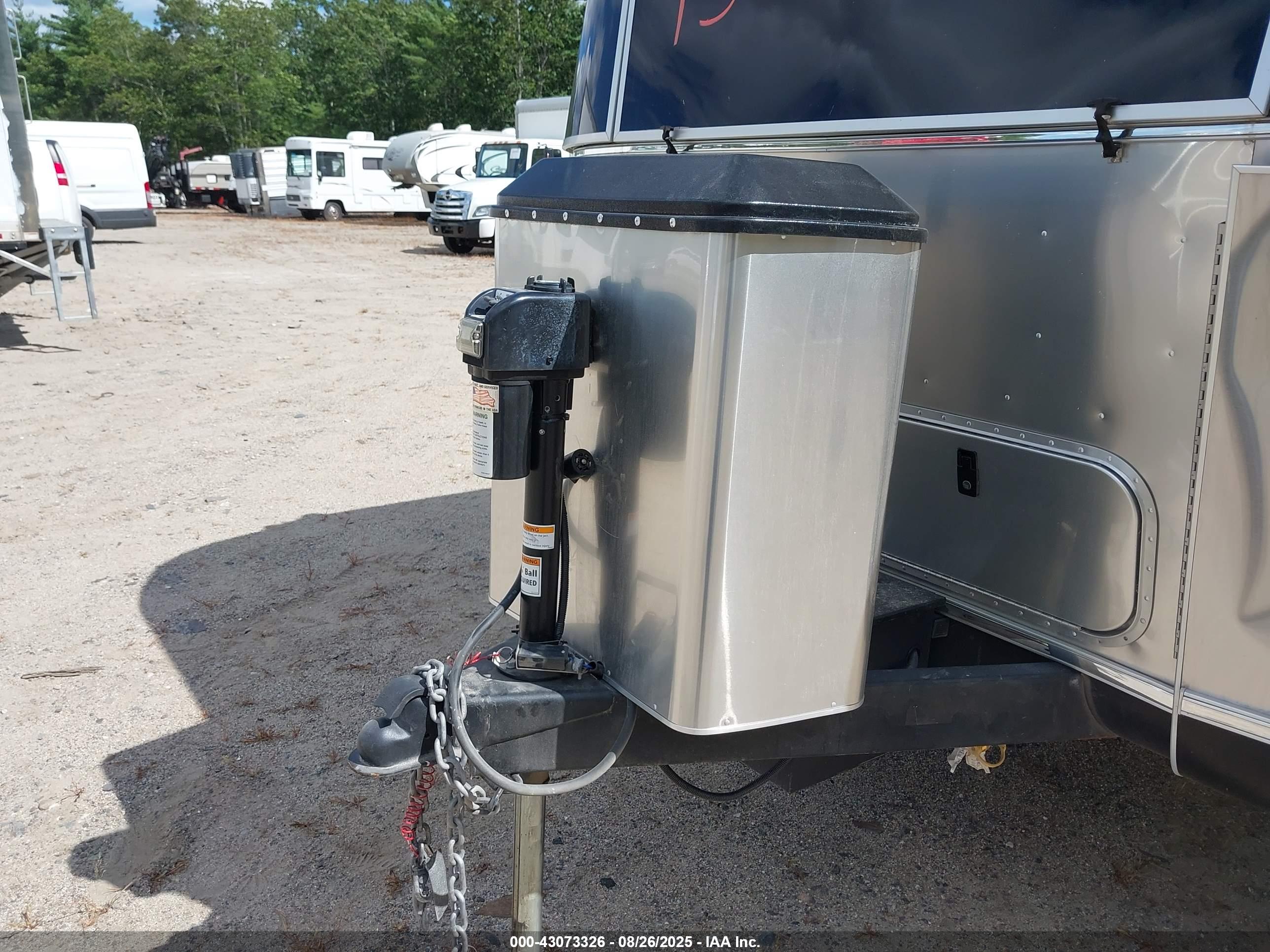 AIRSTREAM CLASSIC image 10