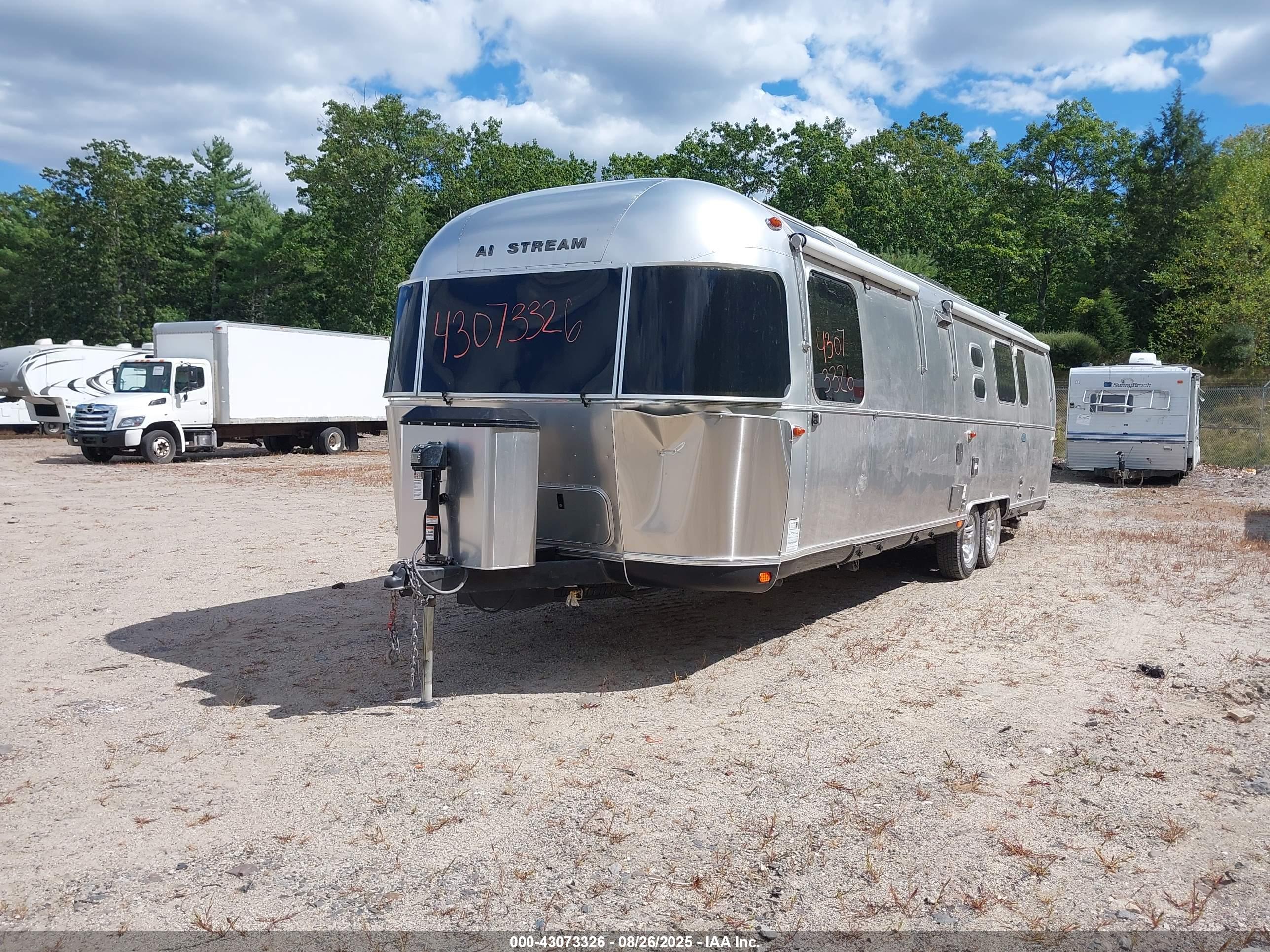 AIRSTREAM CLASSIC image 2