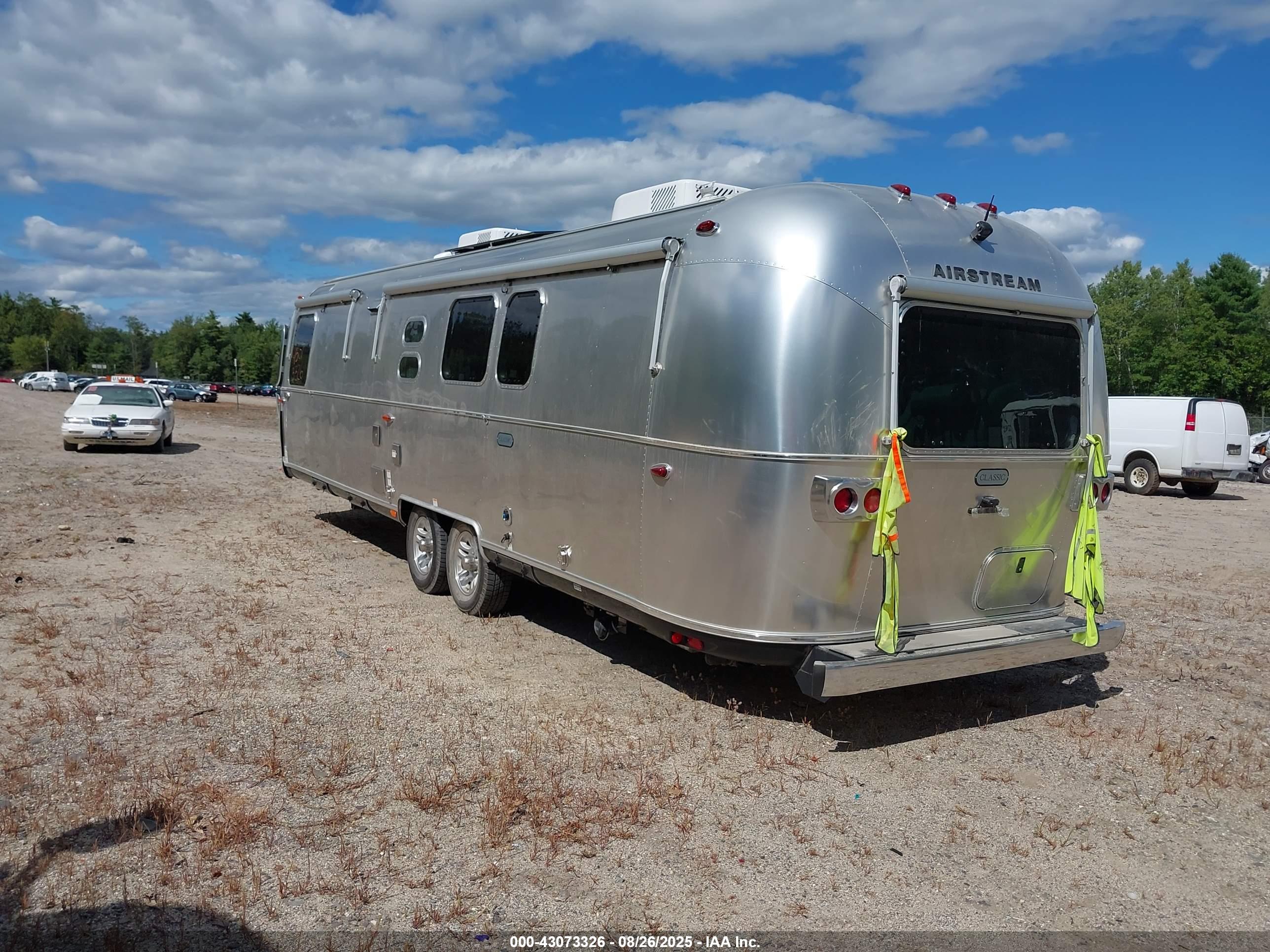 AIRSTREAM CLASSIC image 3