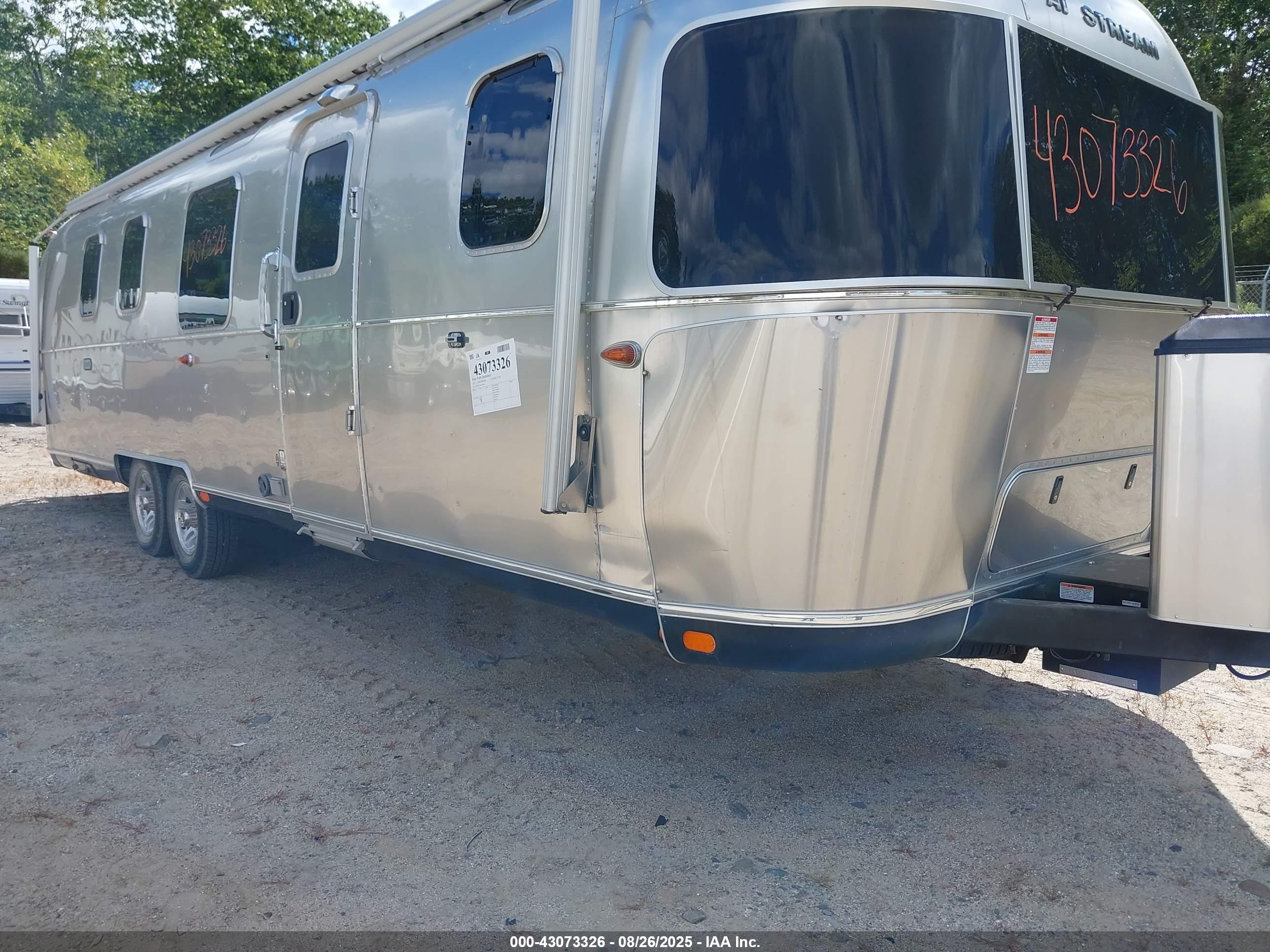 AIRSTREAM CLASSIC image 6