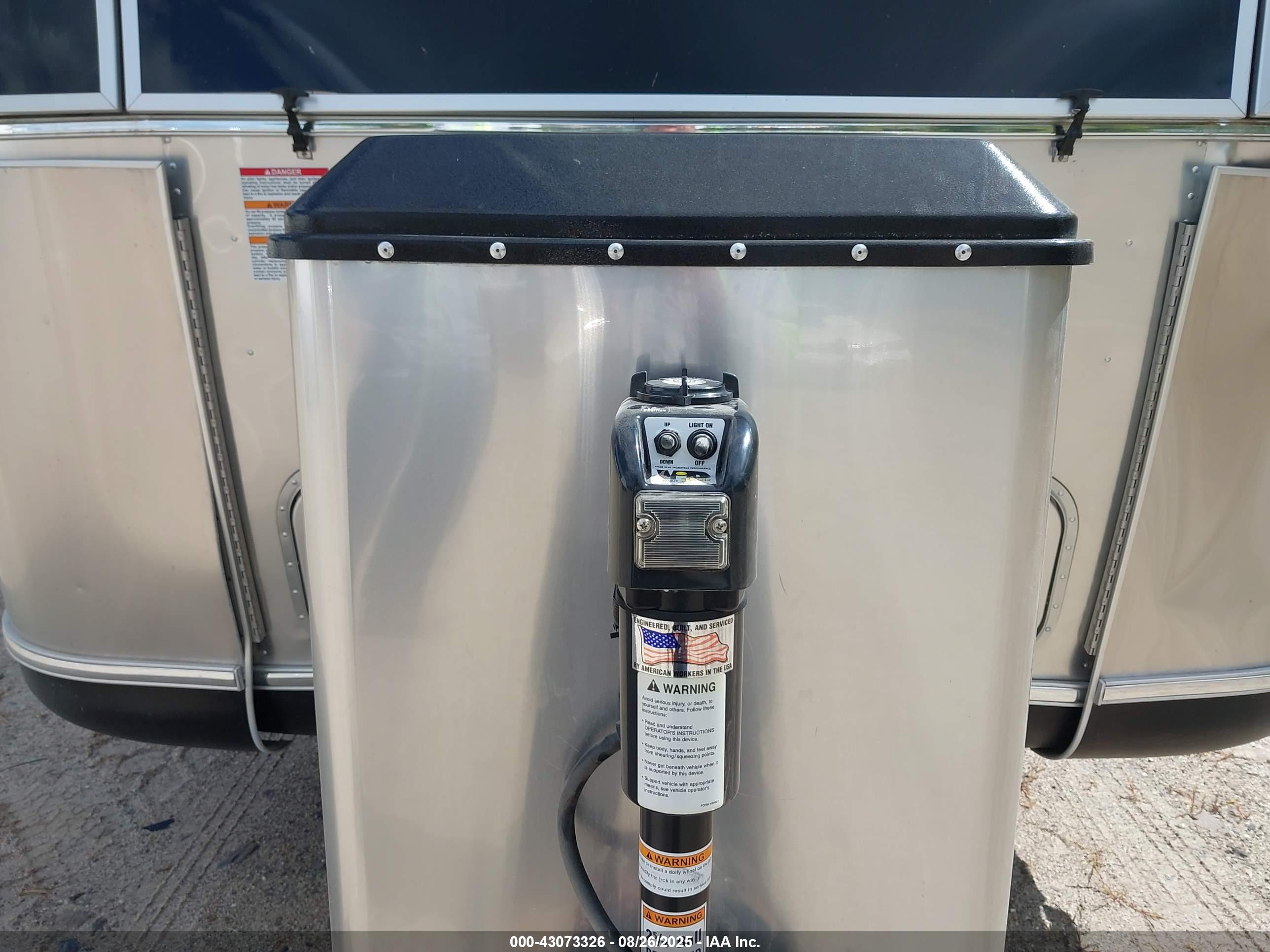 AIRSTREAM CLASSIC image 7