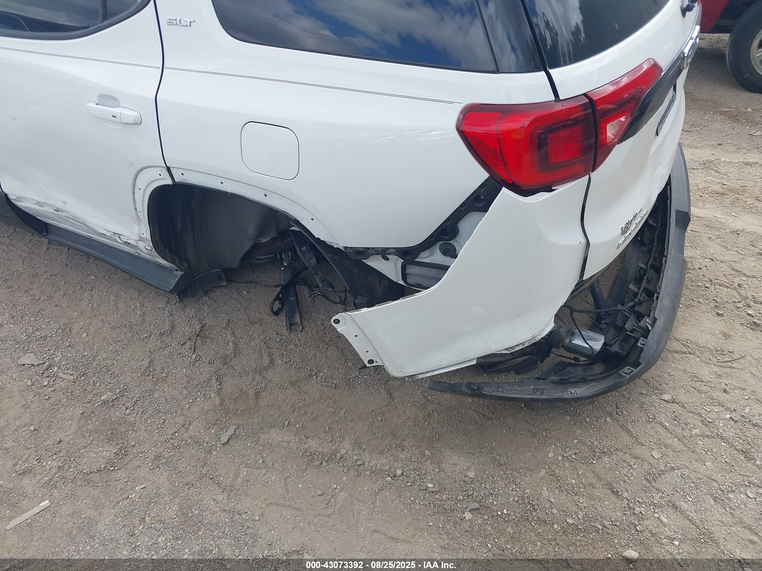 GMC ACADIA image 6