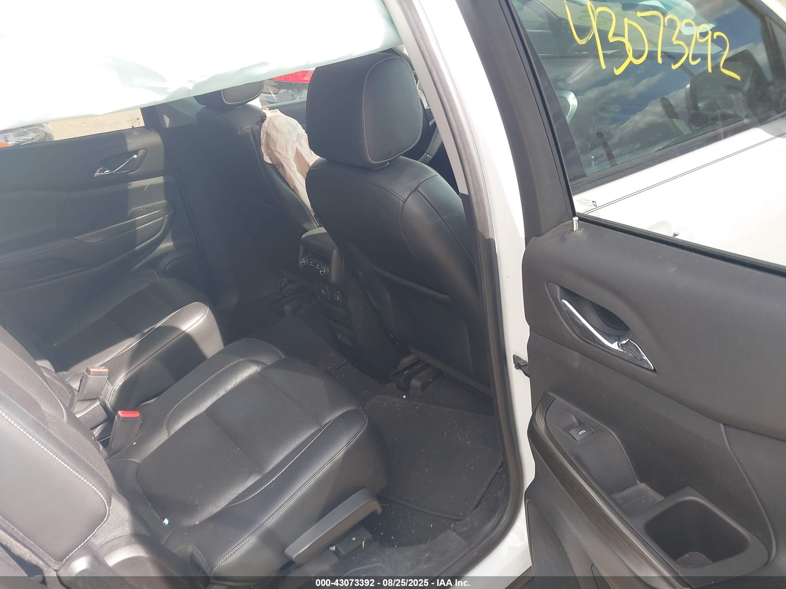 GMC ACADIA image 8