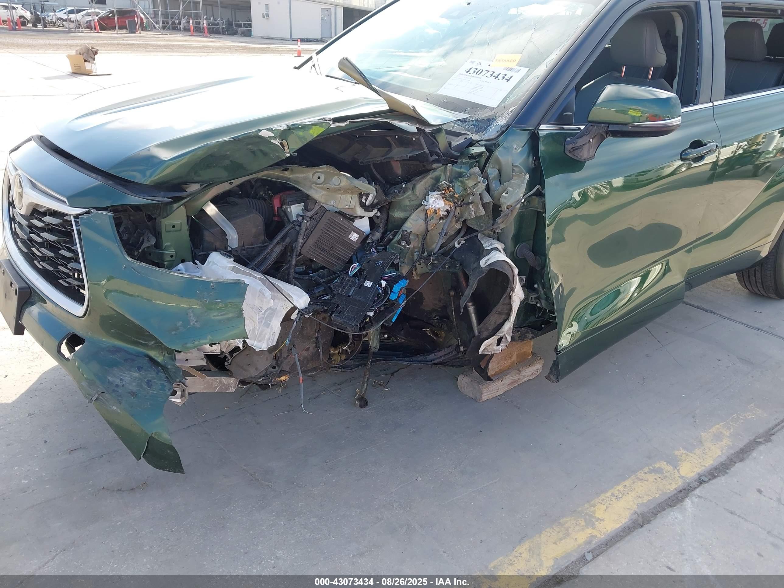 TOYOTA HIGHLANDER image 6