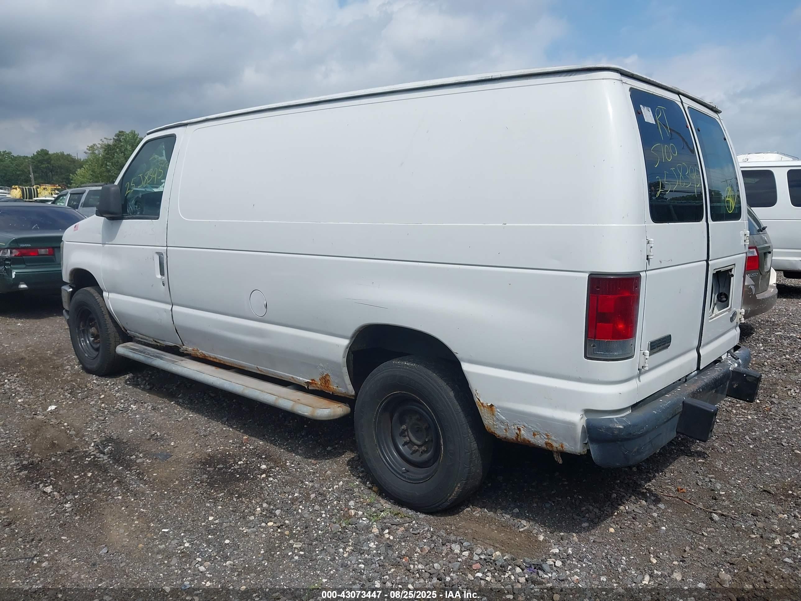 FORD E-250 image 3