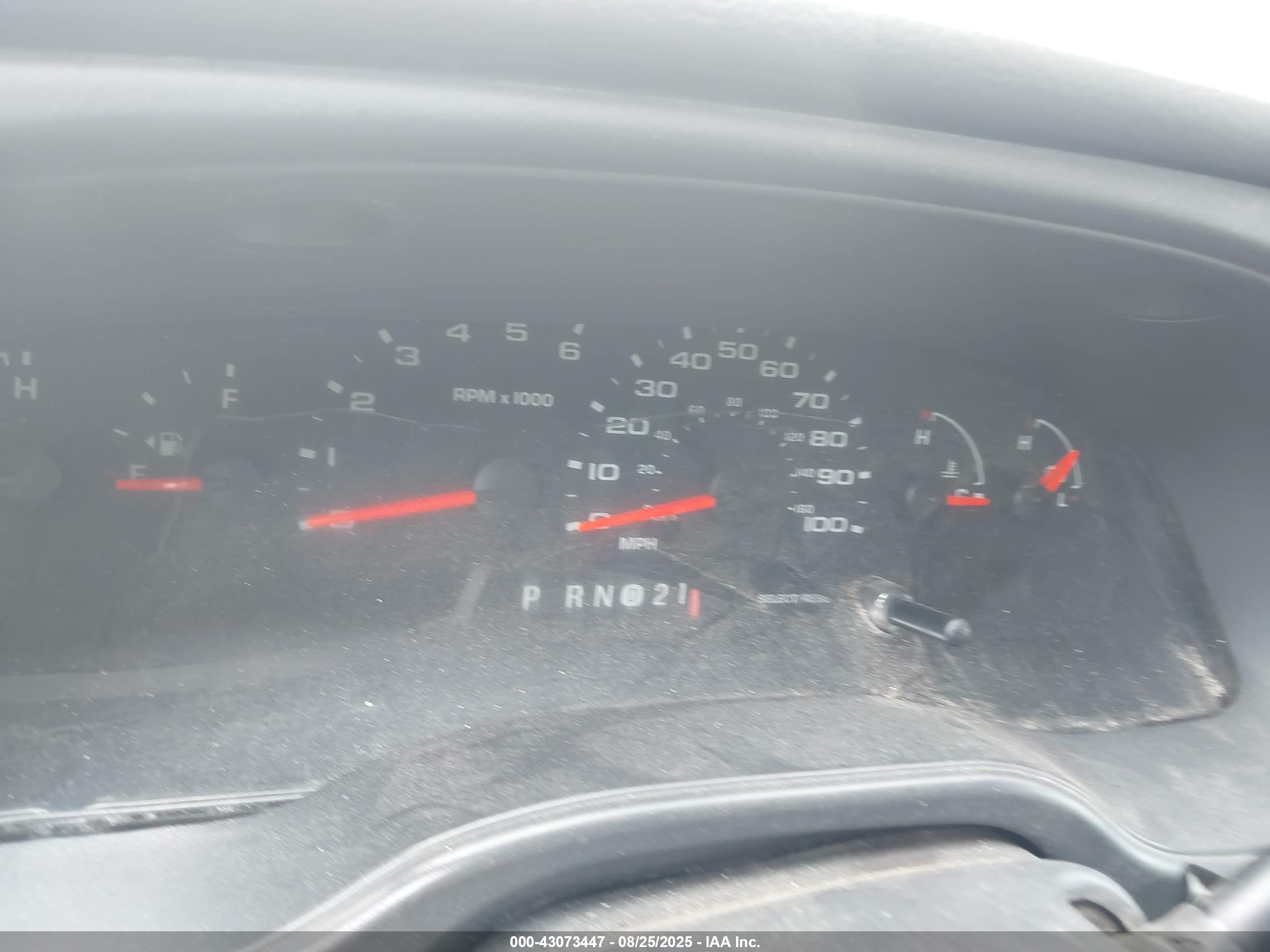 FORD E-250 image 7
