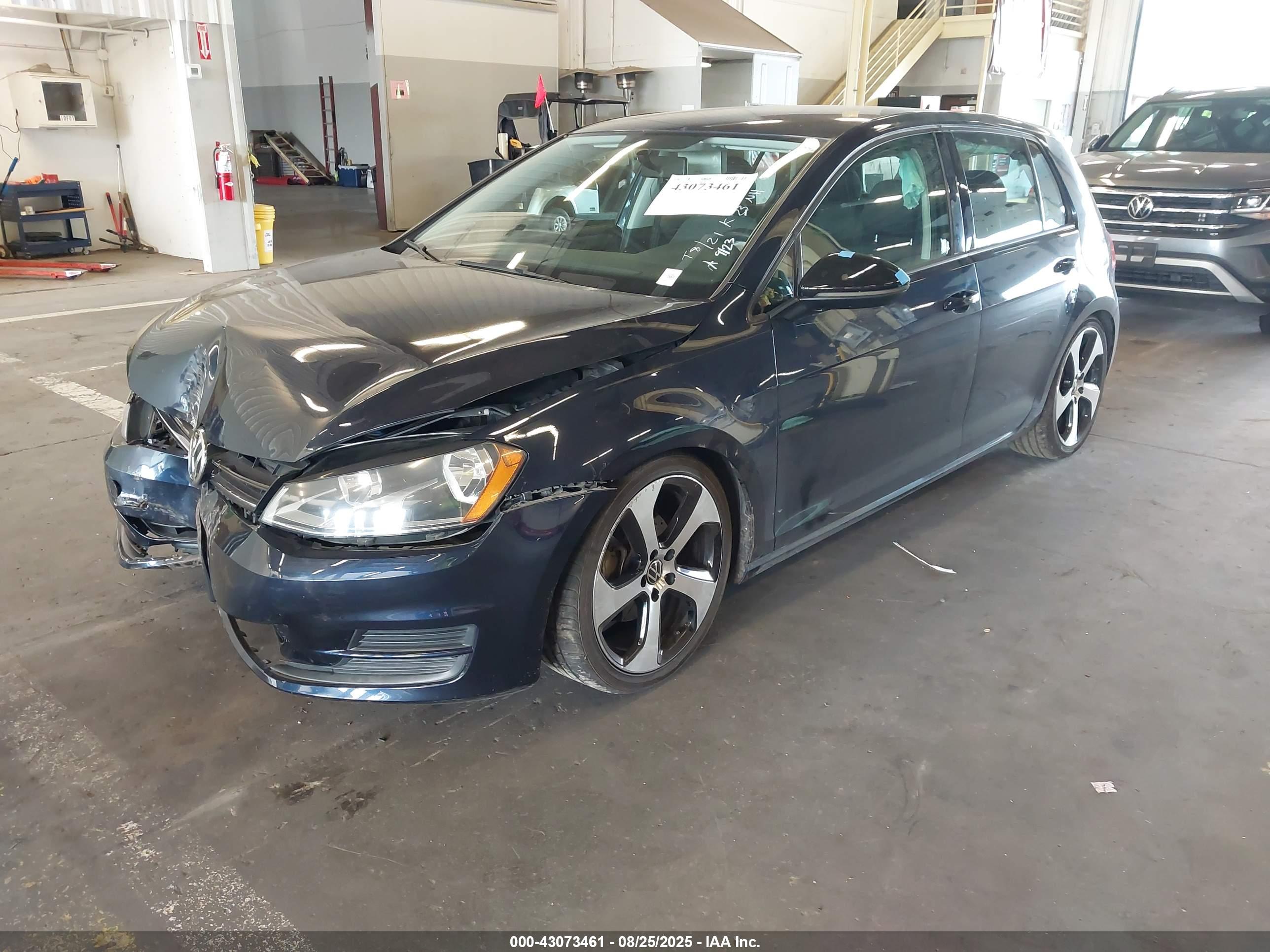 VOLKSWAGEN GOLF image 2
