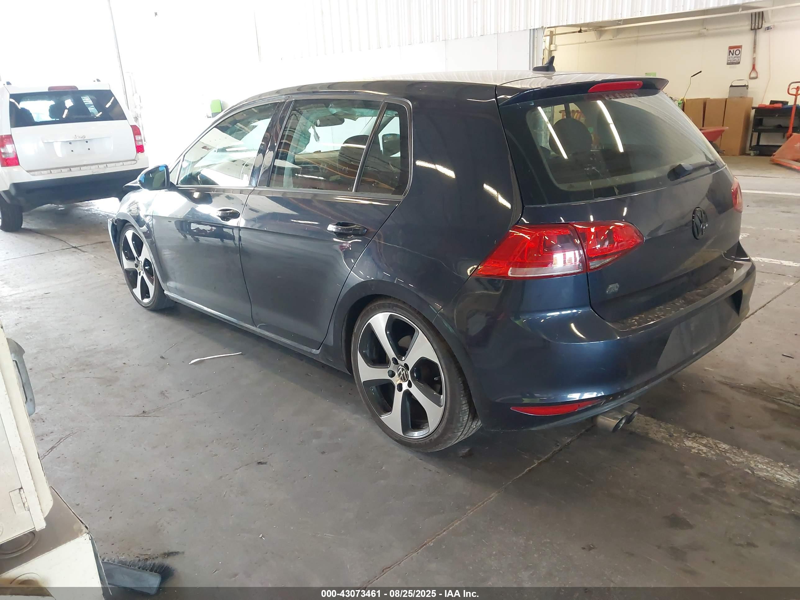 VOLKSWAGEN GOLF image 3