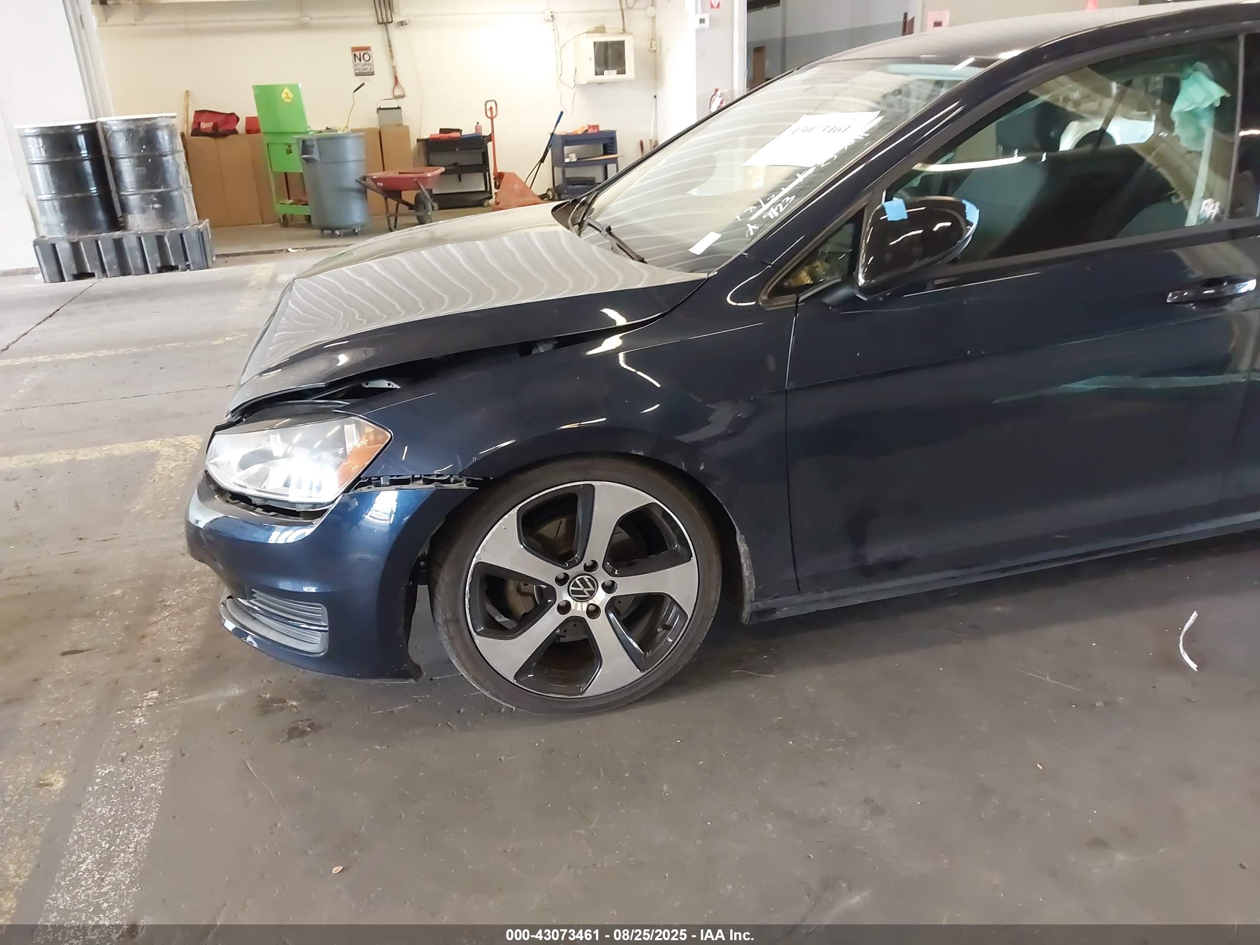 VOLKSWAGEN GOLF image 6
