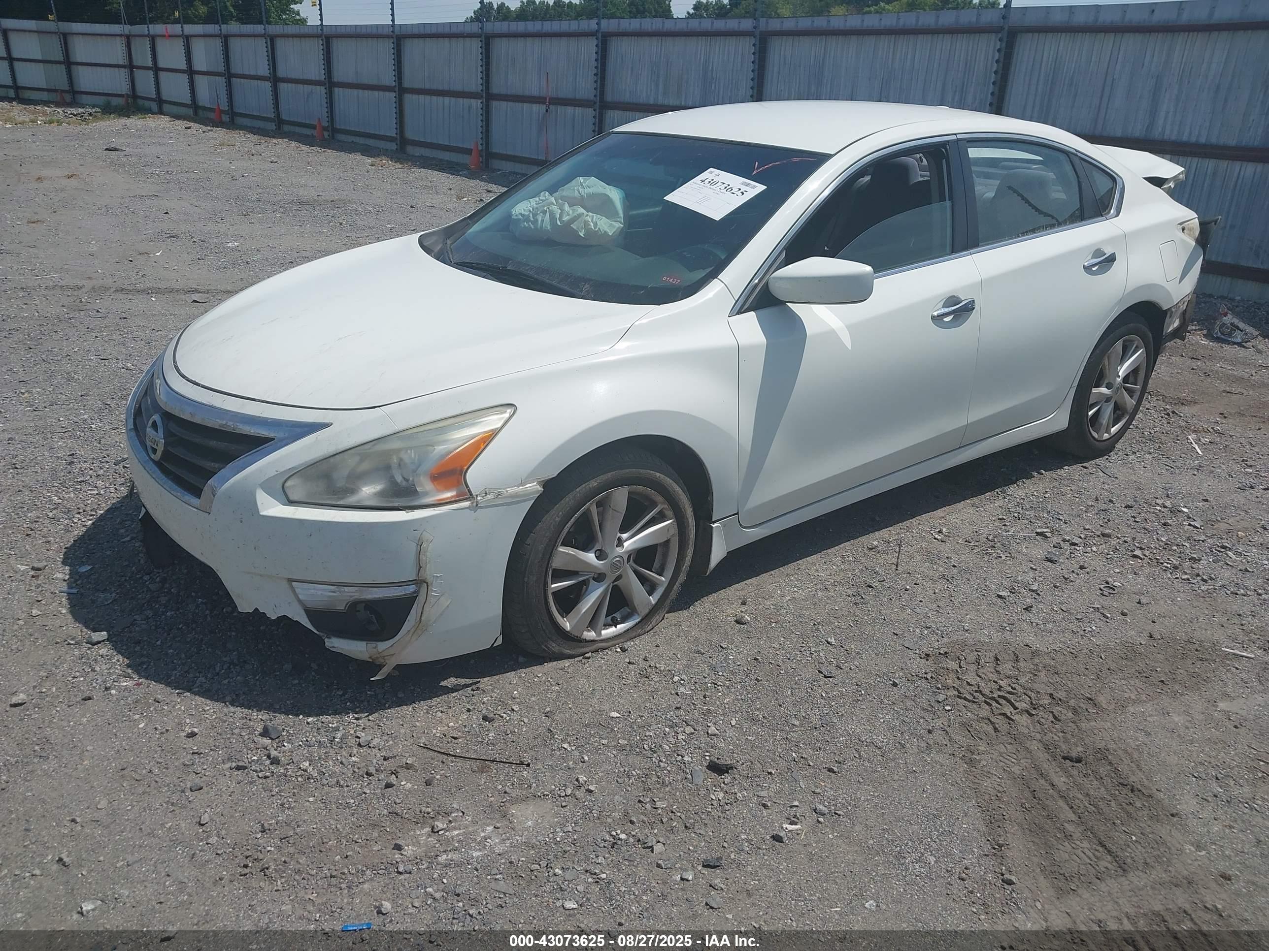NISSAN ALTIMA image 2