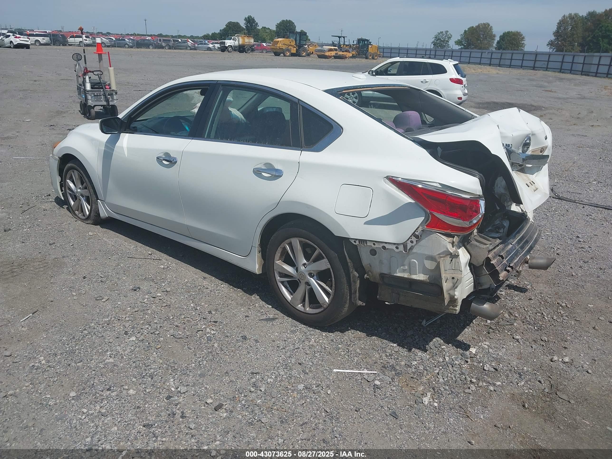 NISSAN ALTIMA image 3
