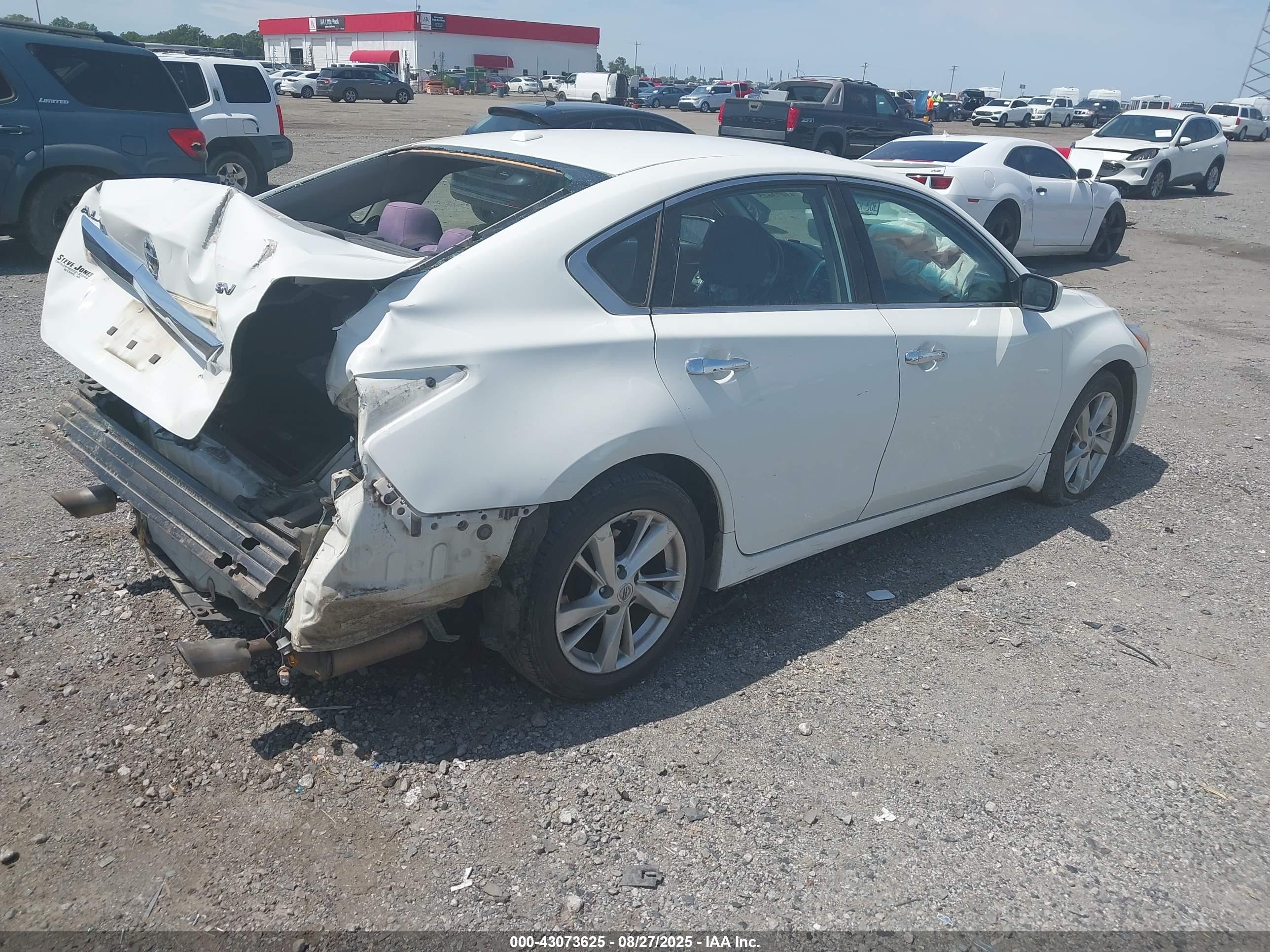 NISSAN ALTIMA image 4