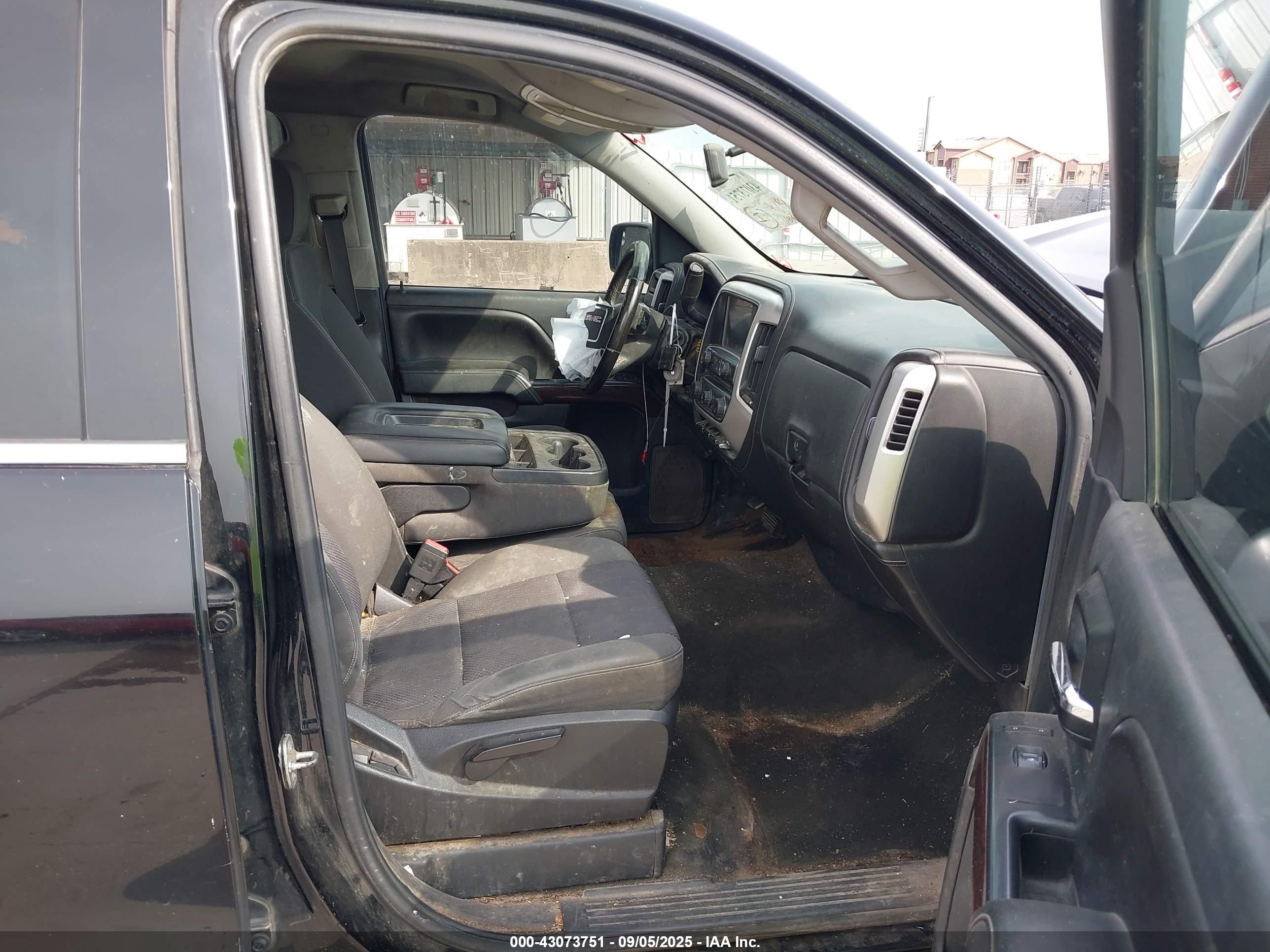 GMC SIERRA image 5