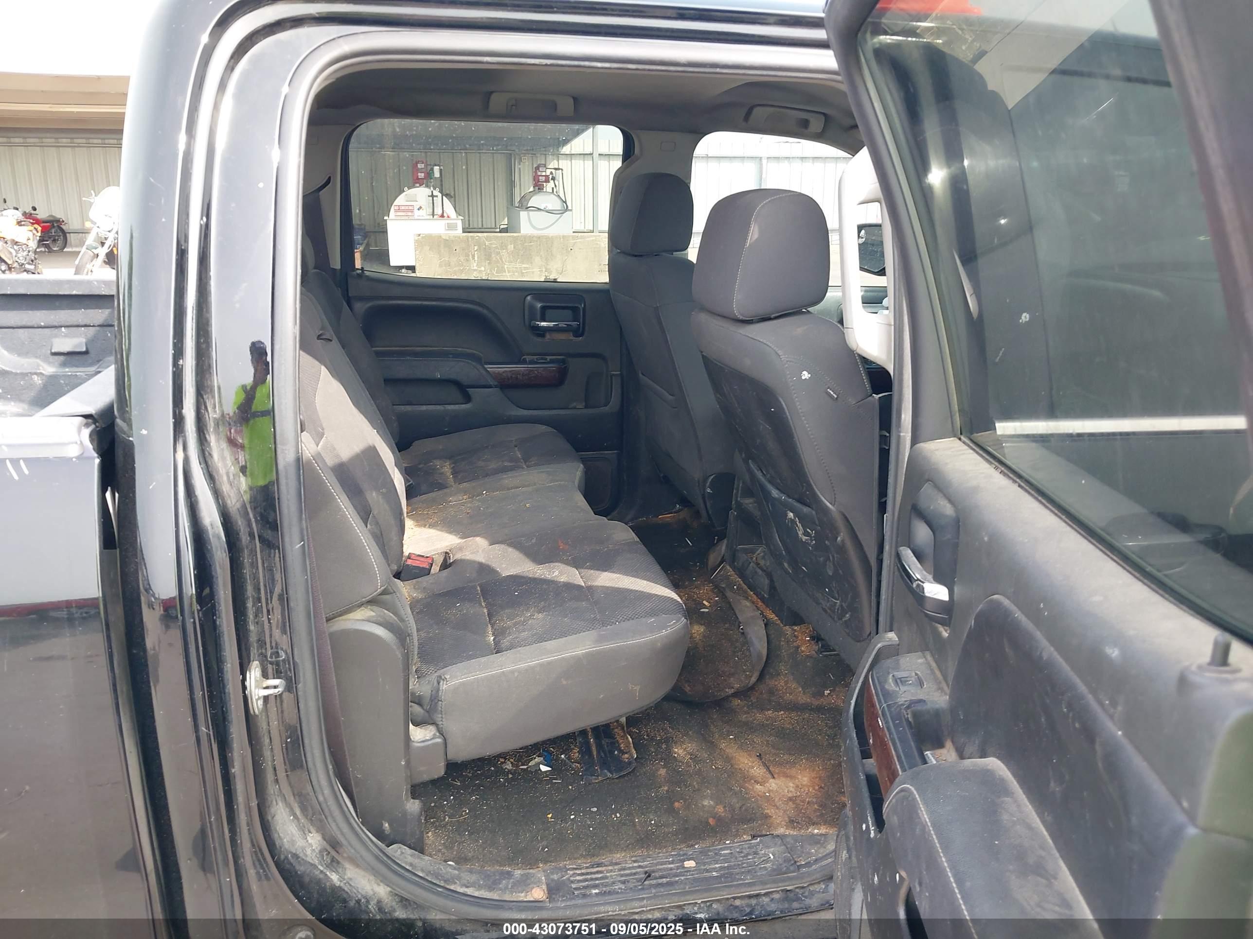 GMC SIERRA image 8