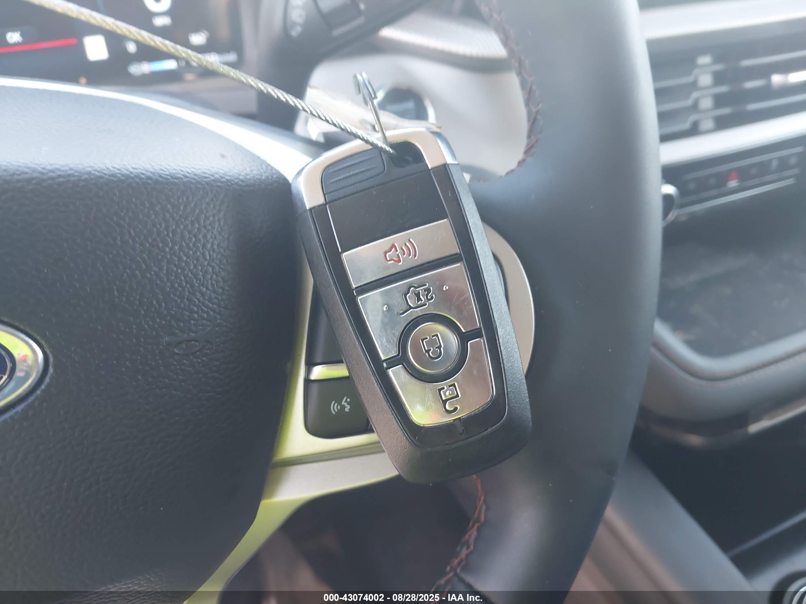 FORD EXPLORER image 11