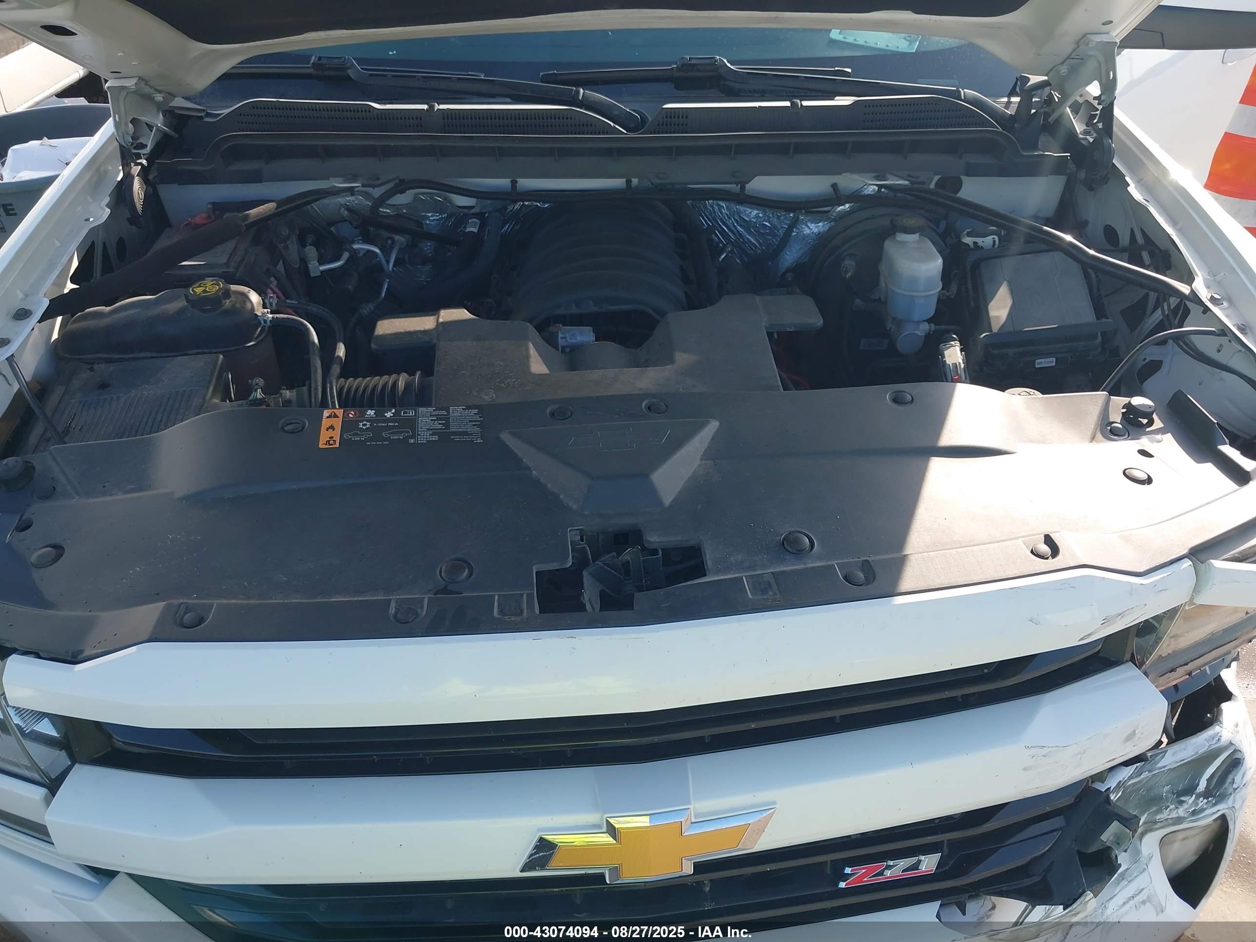 CHEVROLET SILVERADO image 10