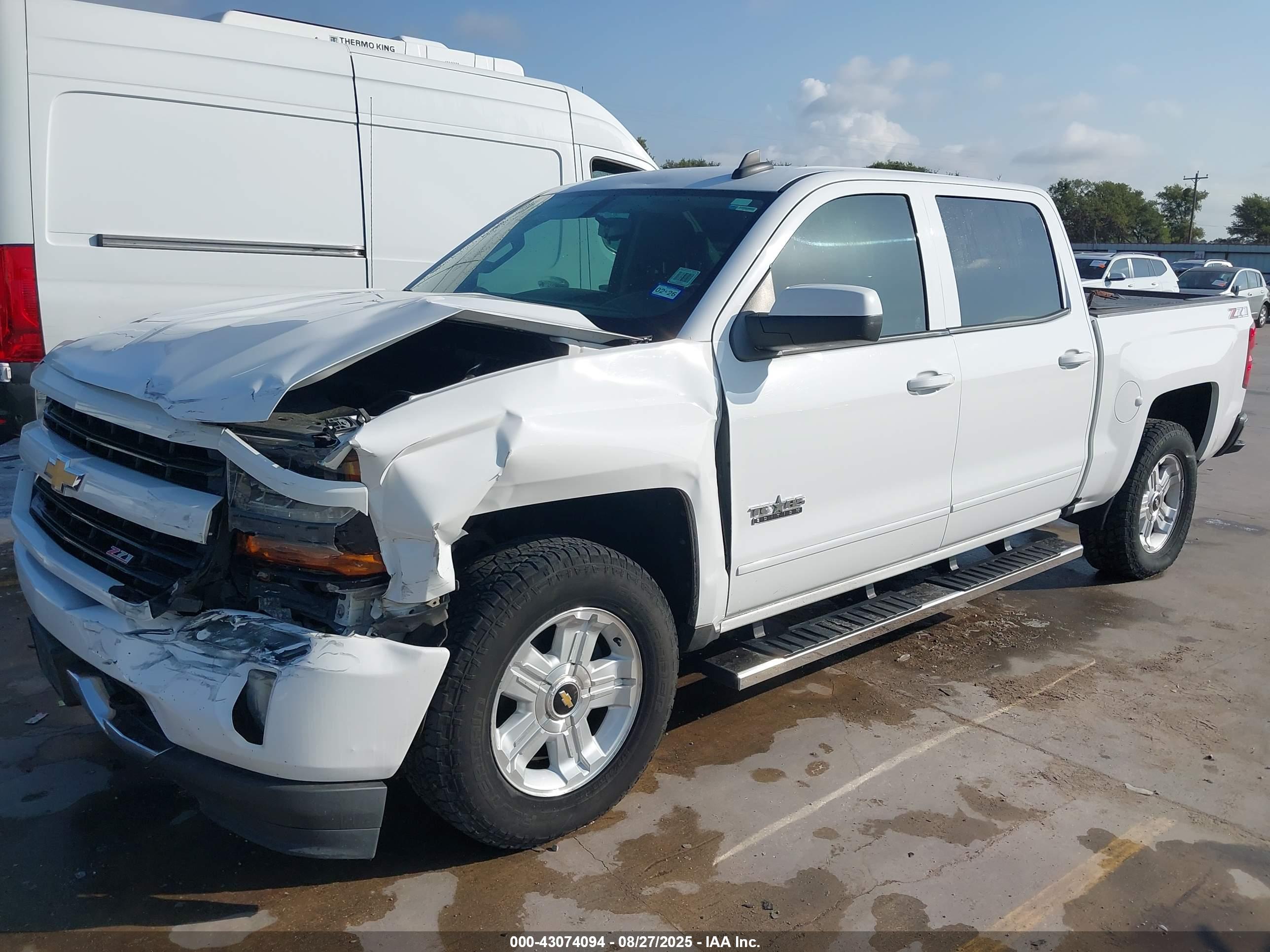CHEVROLET SILVERADO image 2