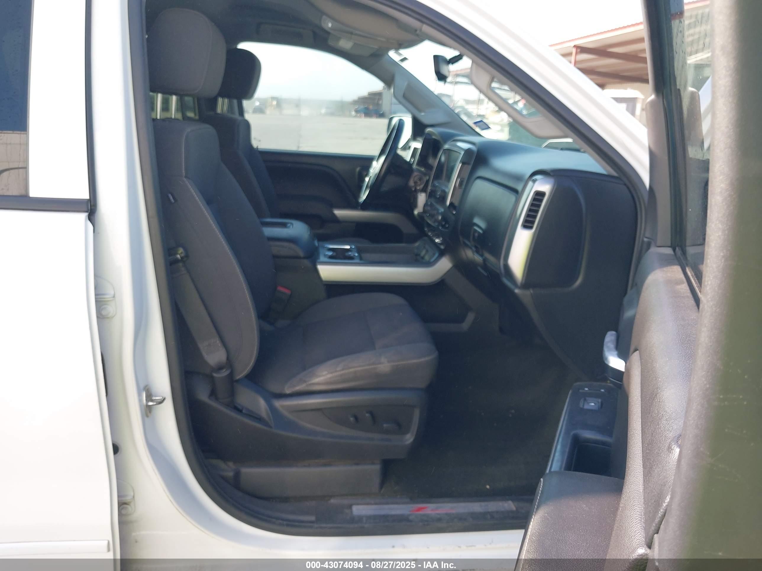CHEVROLET SILVERADO image 5