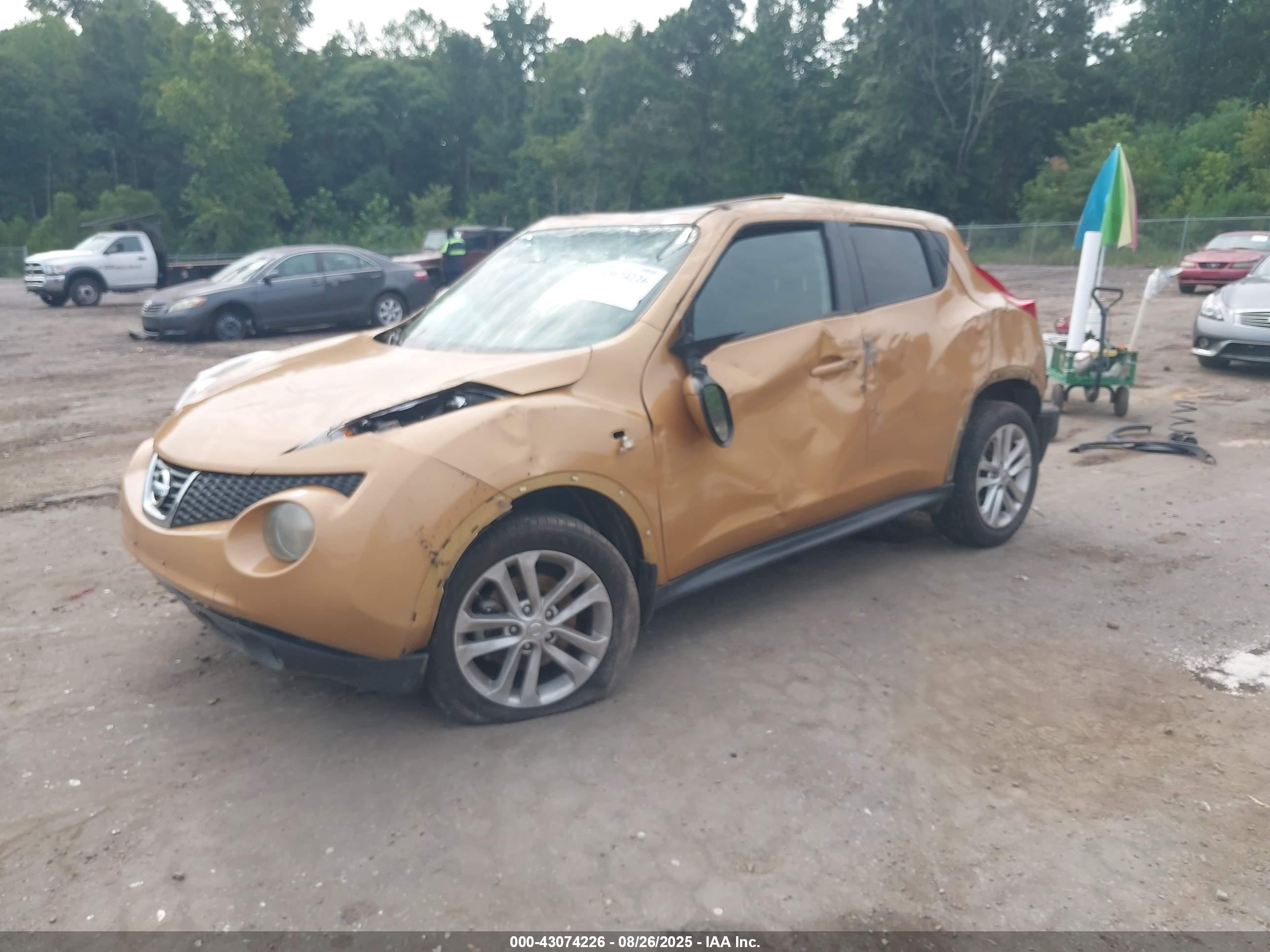 NISSAN JUKE image 2