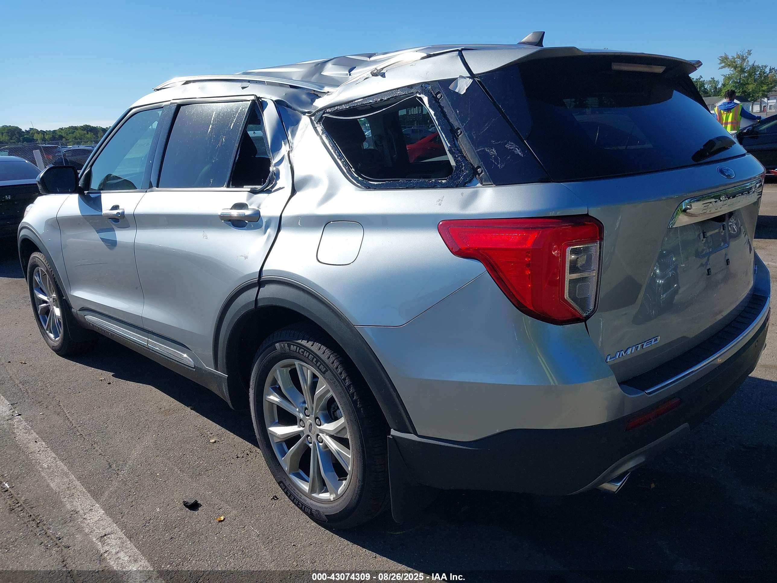 FORD EXPLORER image 3